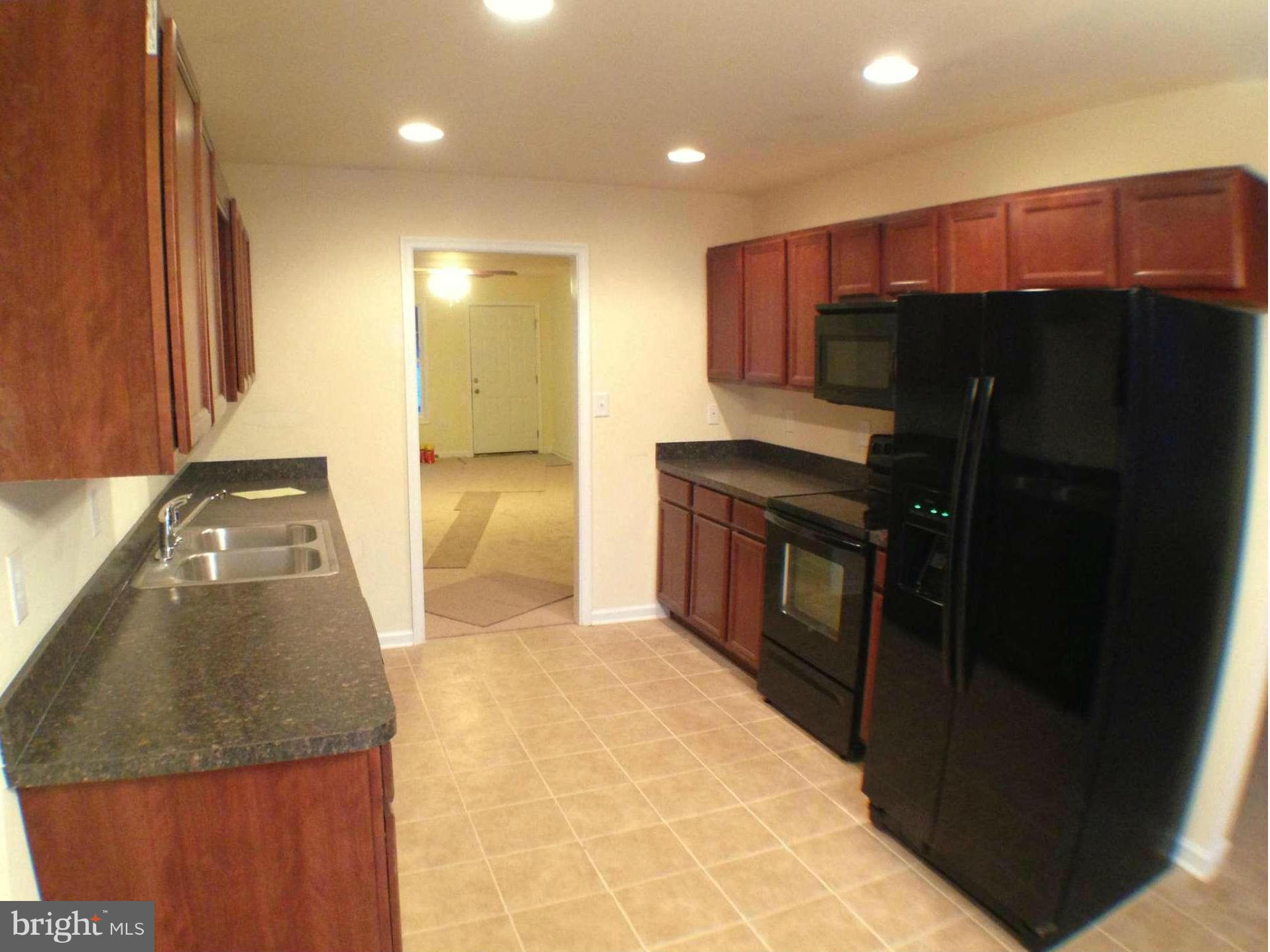 THE TOWNES AT OAKHURST - Residential