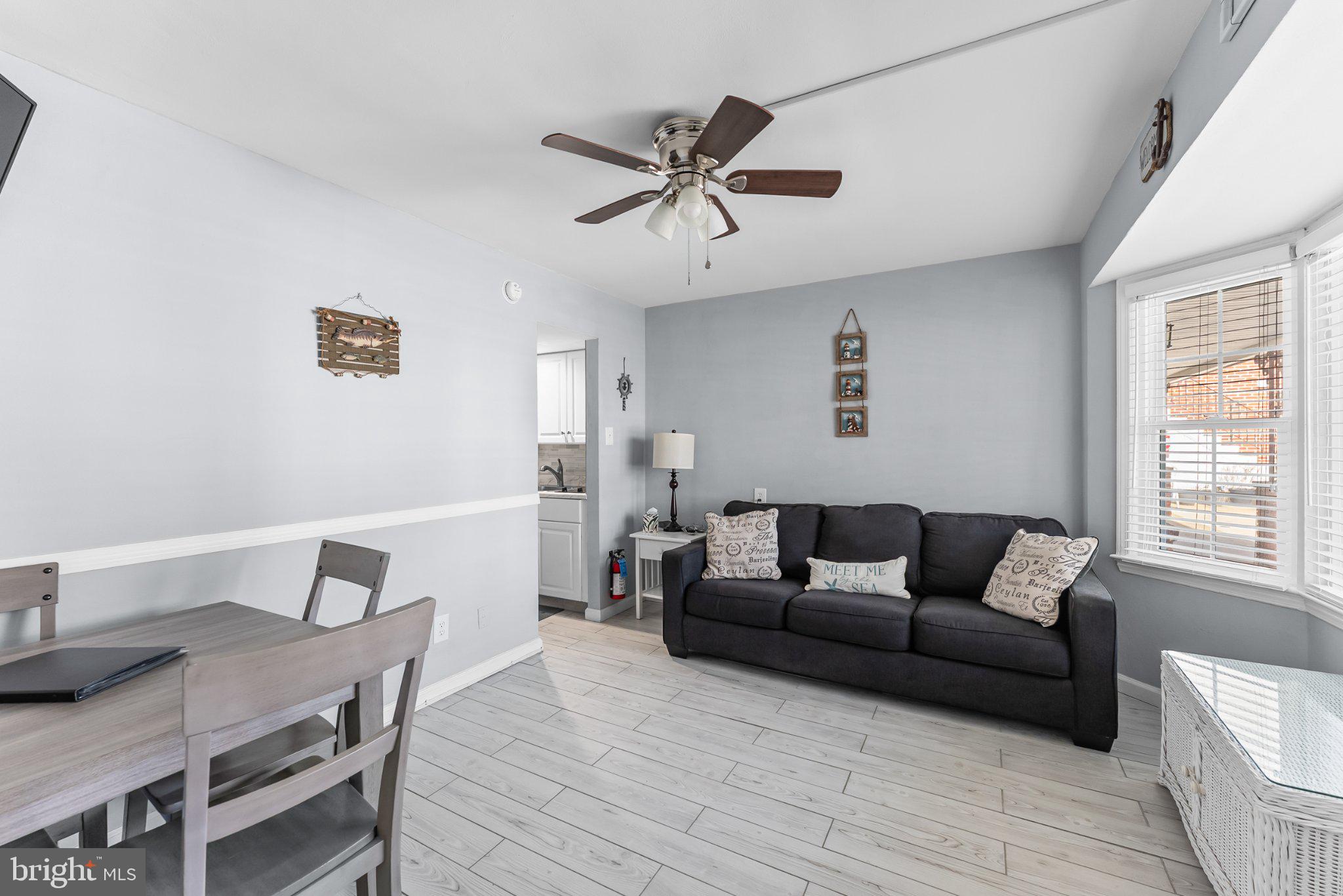 402 E ST PAUL AVENUE 101