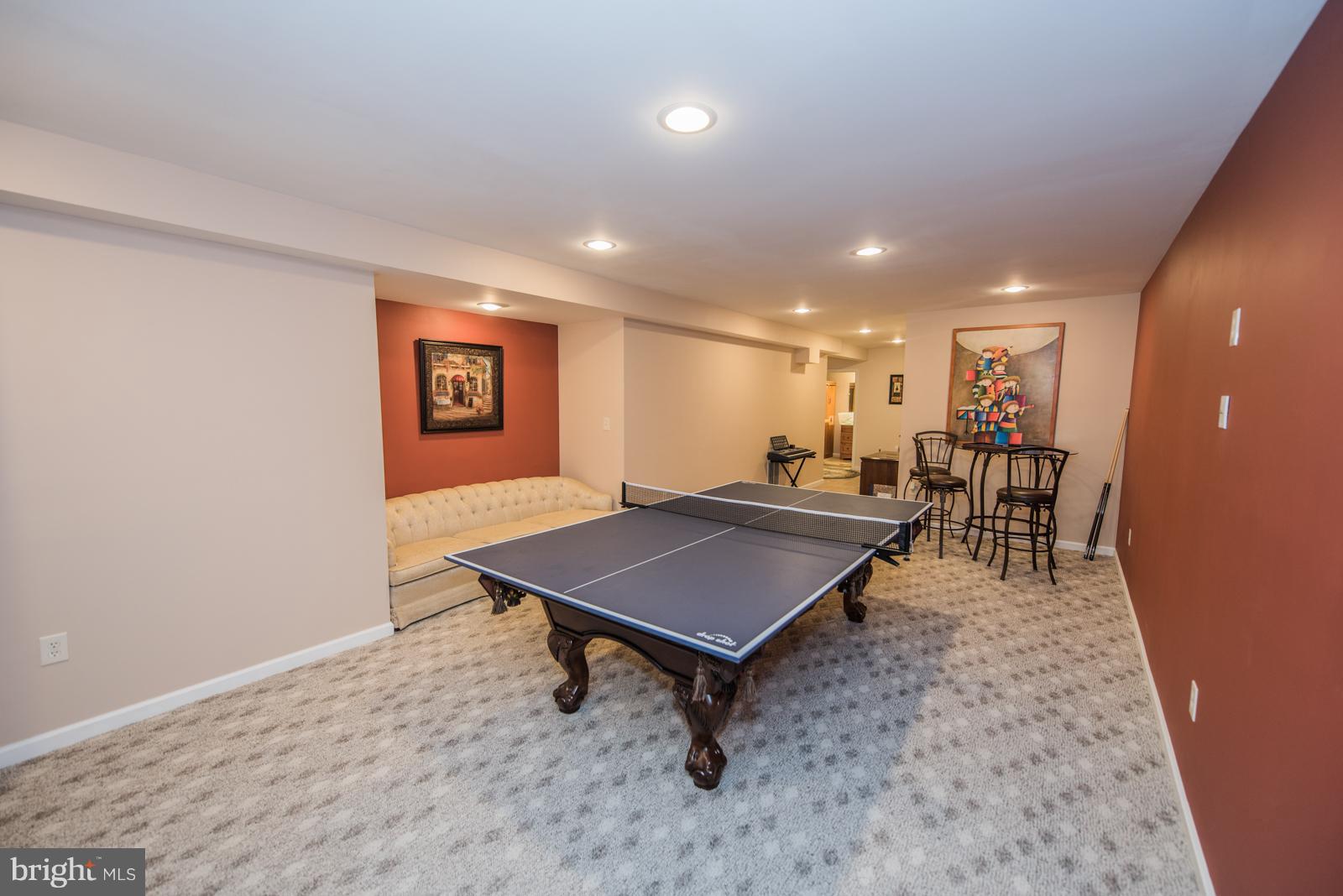 OLD MILL MANOR - Residential