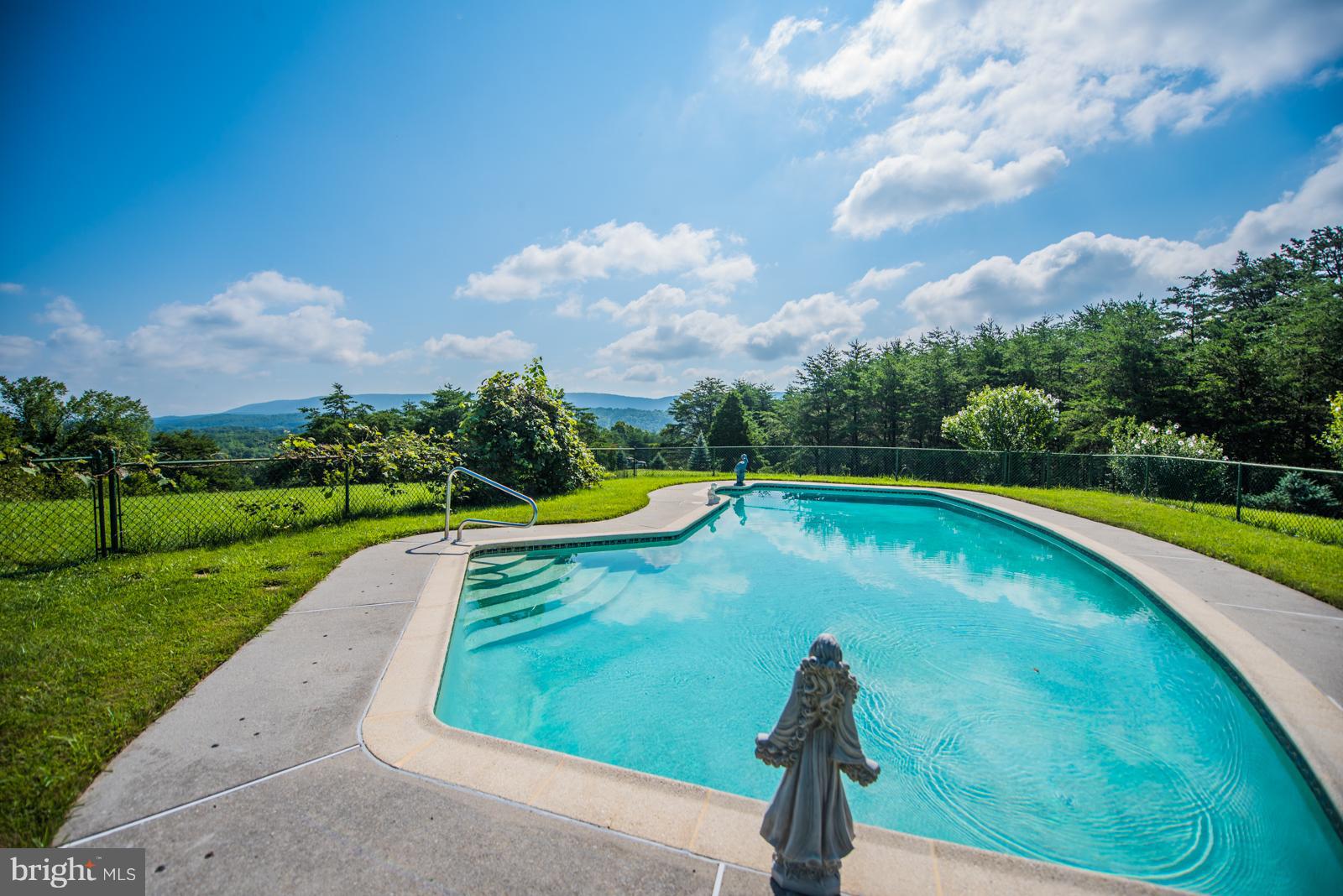 OLD MILL MANOR - Residential