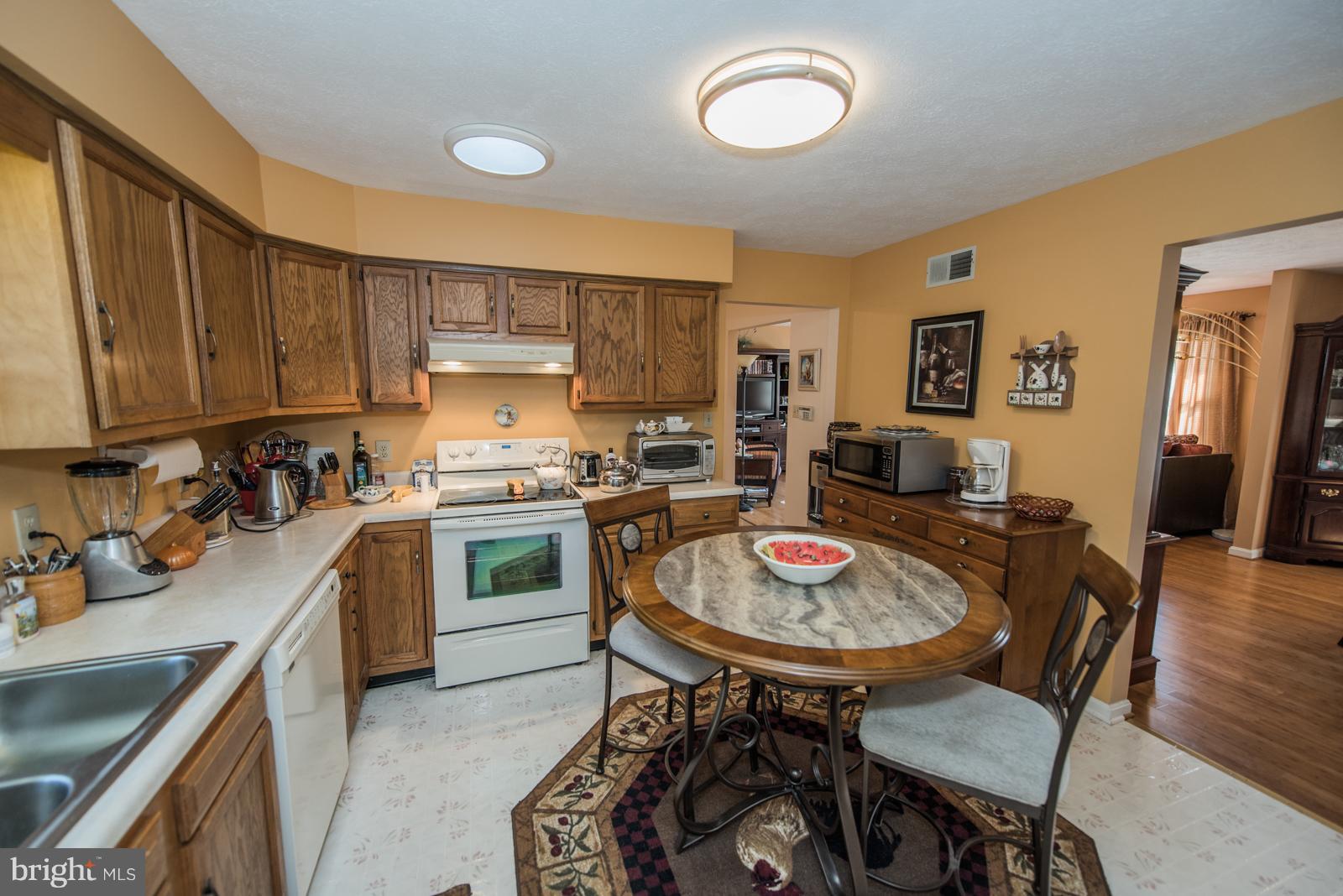 OLD MILL MANOR - Residential