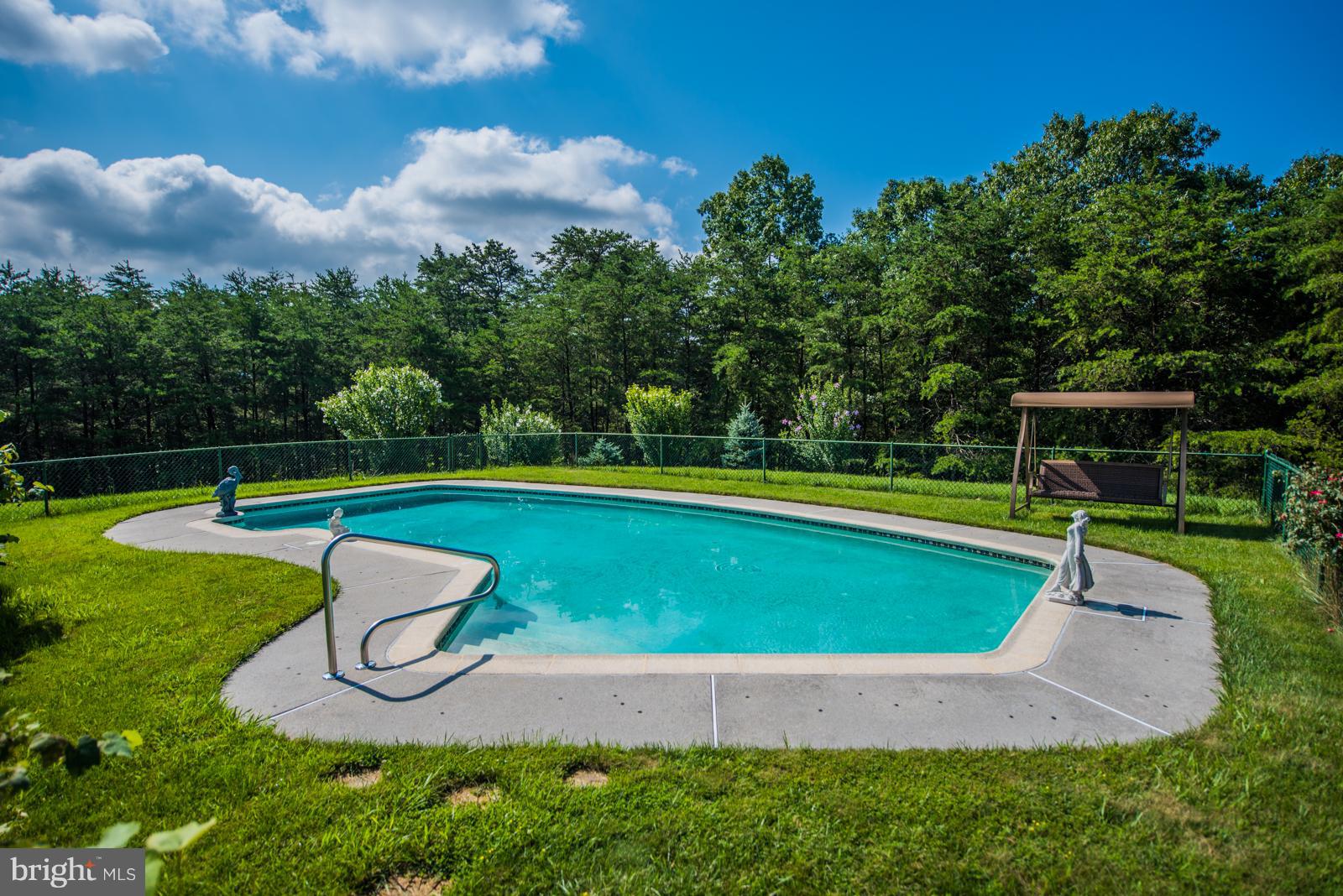 OLD MILL MANOR - Residential