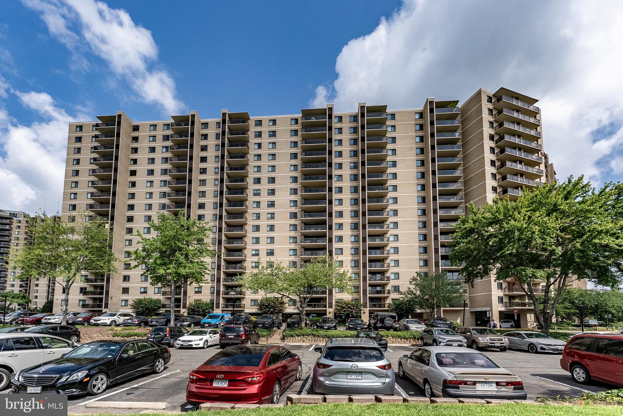 203 YOAKUM PARKWAY 403