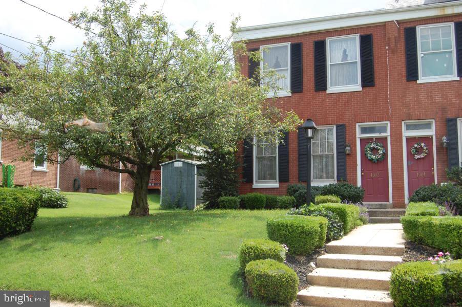 8TH WARD - Residential