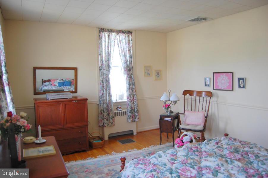 8TH WARD - Residential