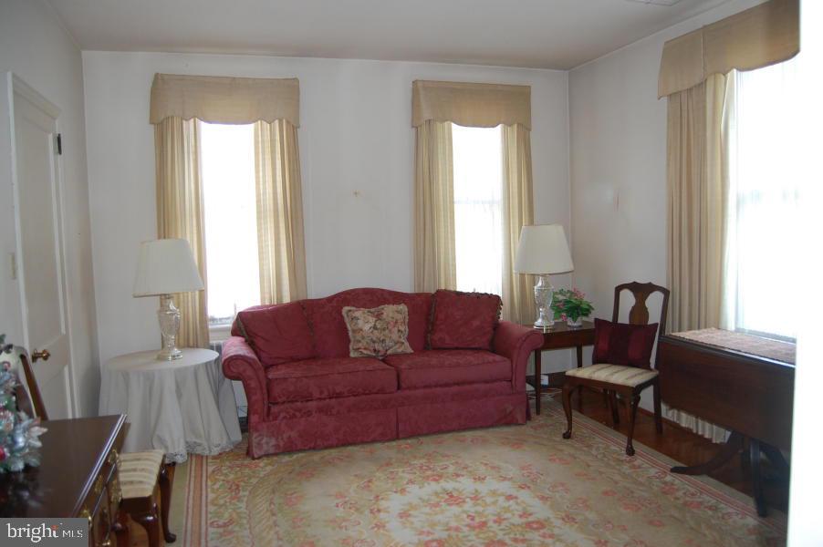8TH WARD - Residential