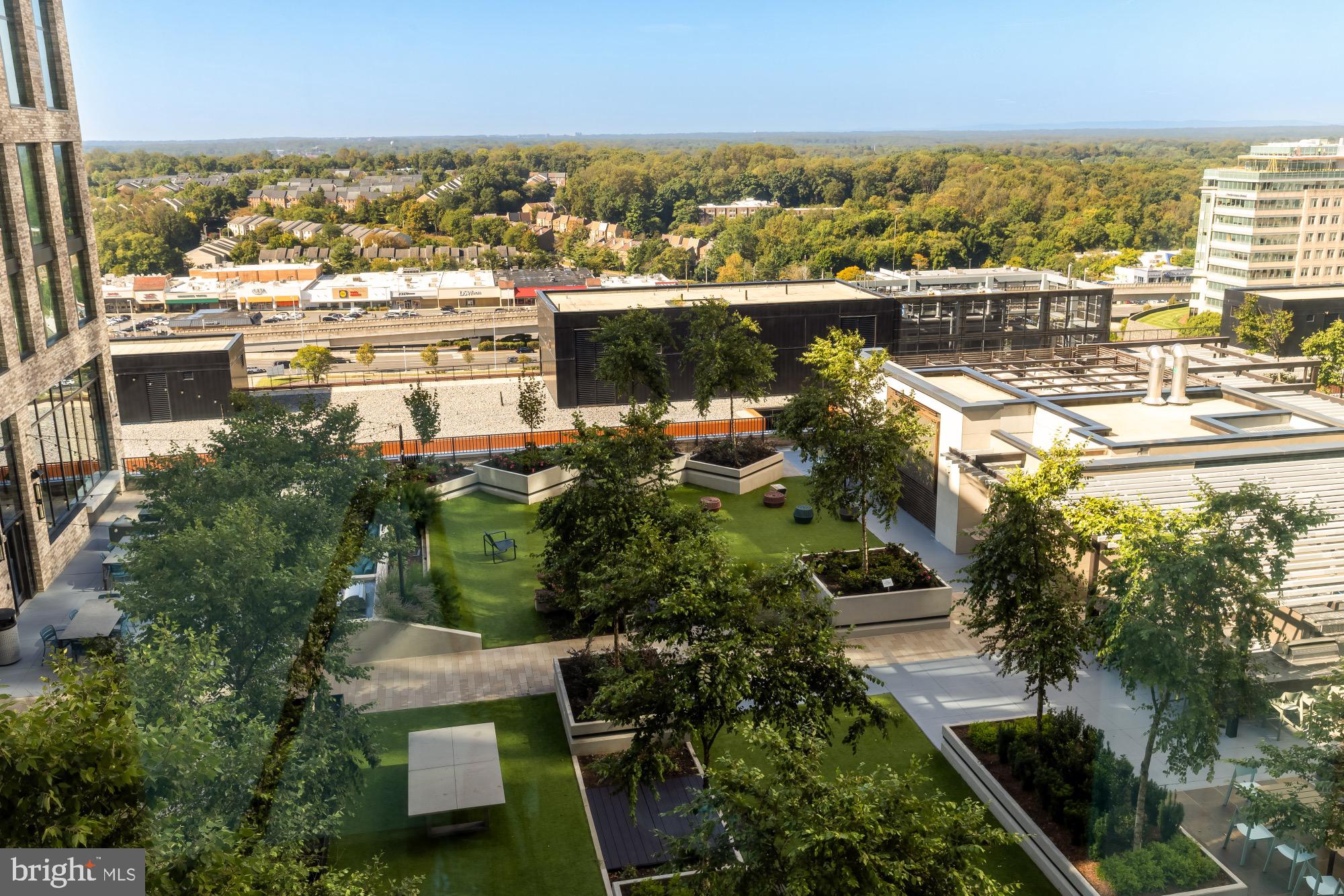 THE BORO TYSONS - Residential