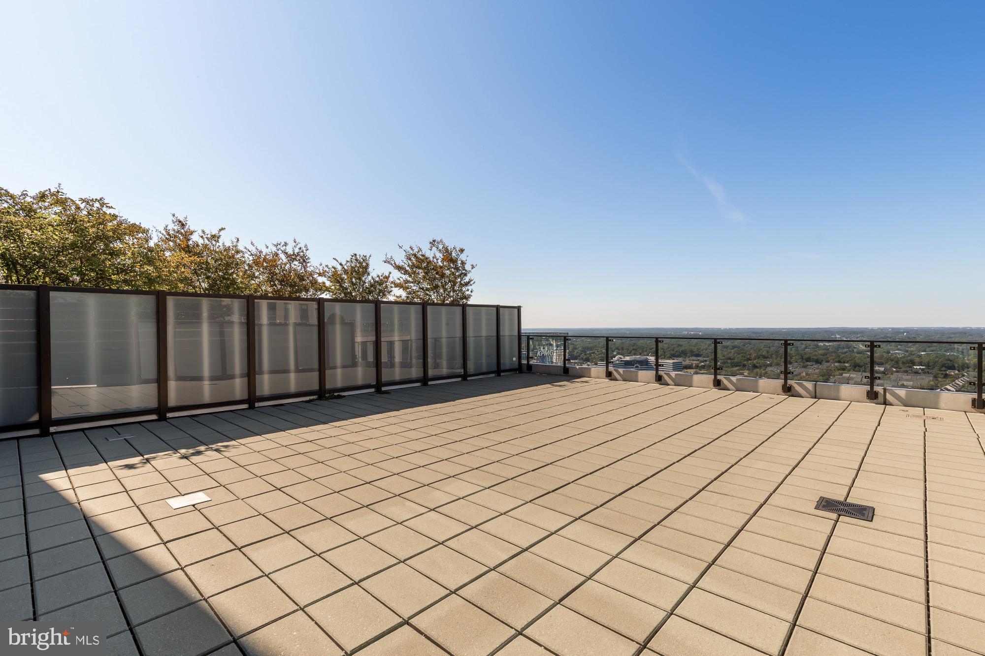 THE BORO TYSONS - Residential