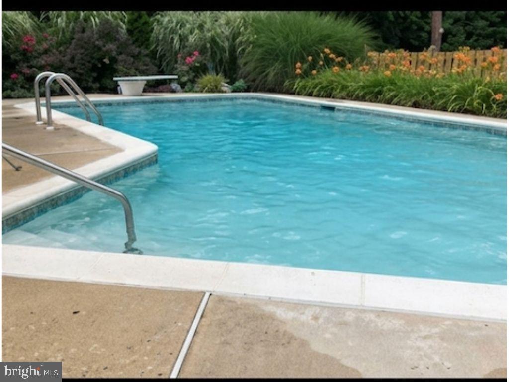 YORKTOWN AT BELAIR - Residential