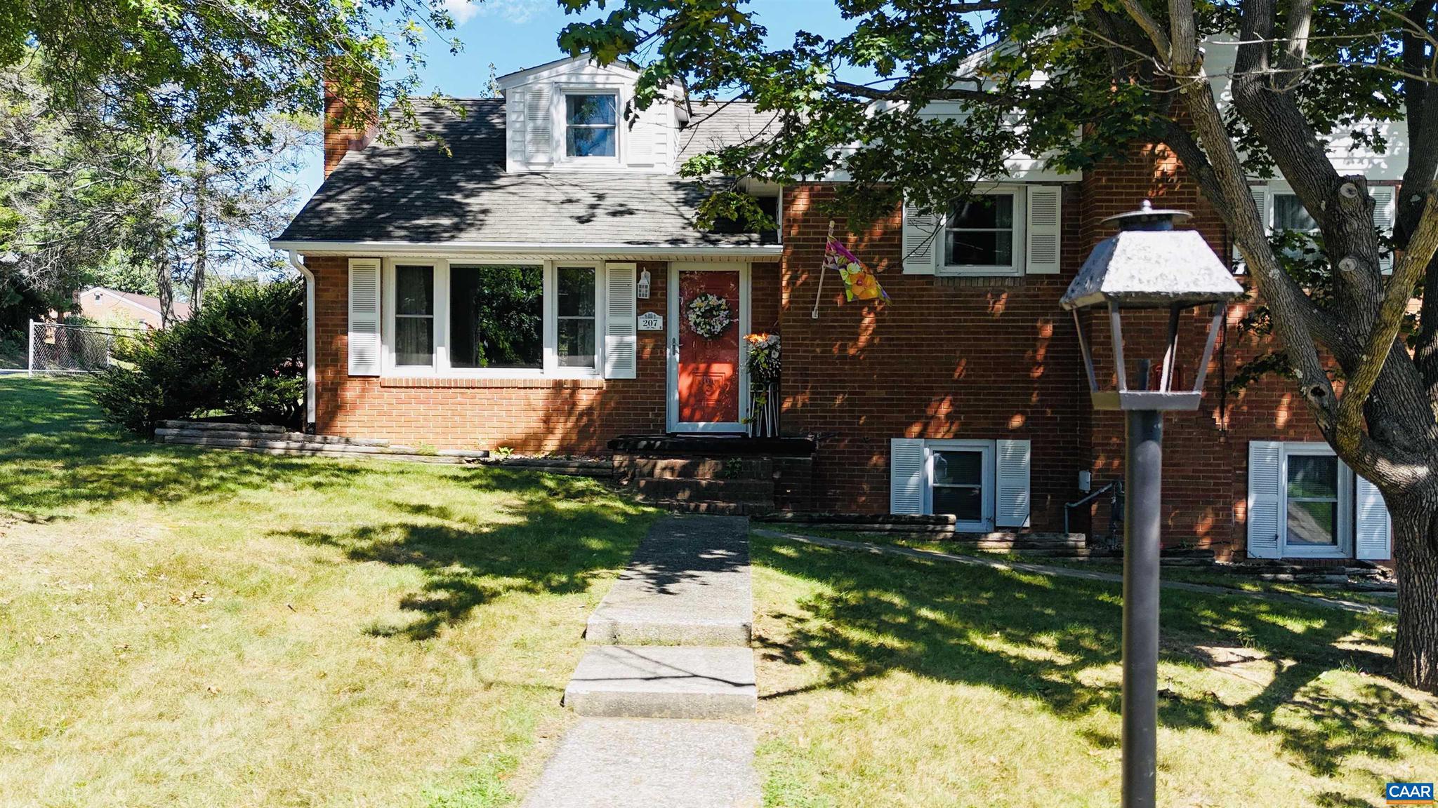 207 BURNLEY DR