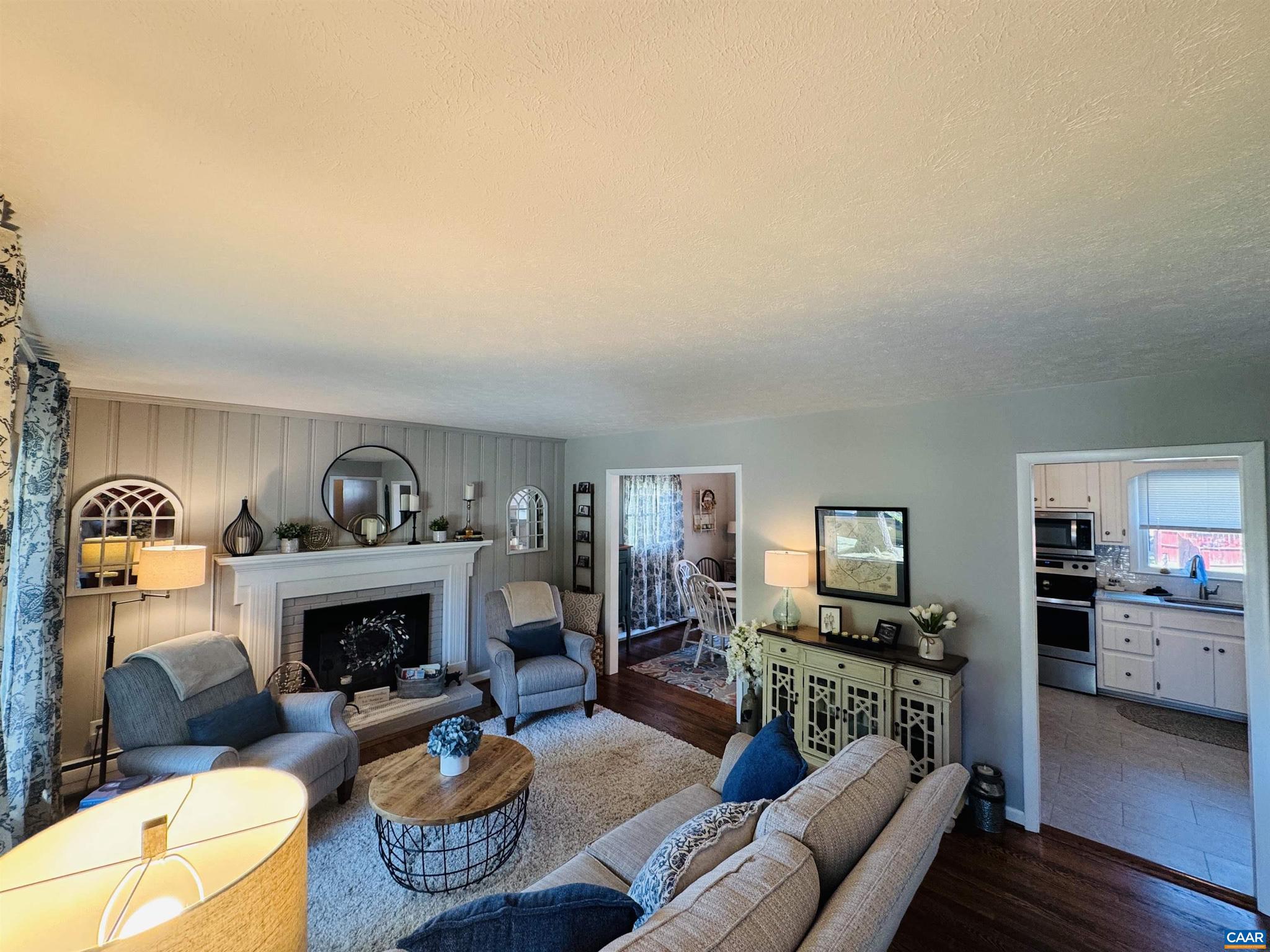 207 BURNLEY DR
