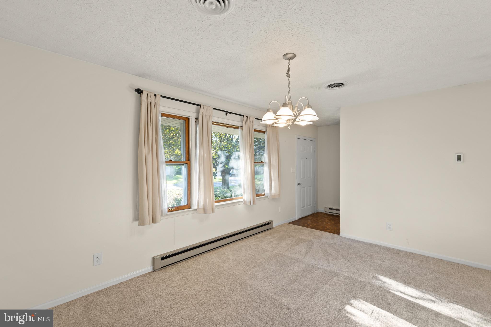 PIKEVIEW ACRES - Residential