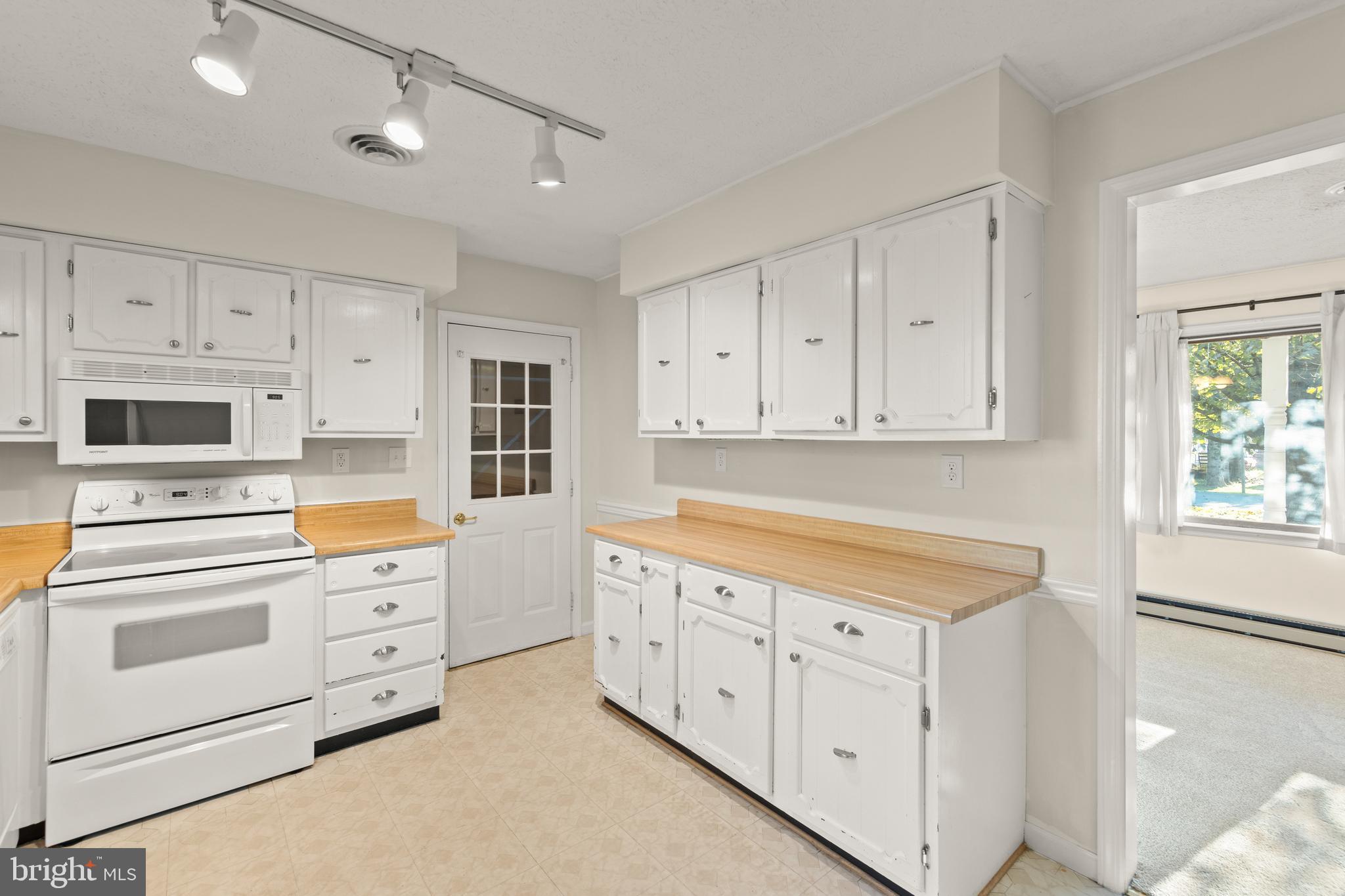 PIKEVIEW ACRES - Residential