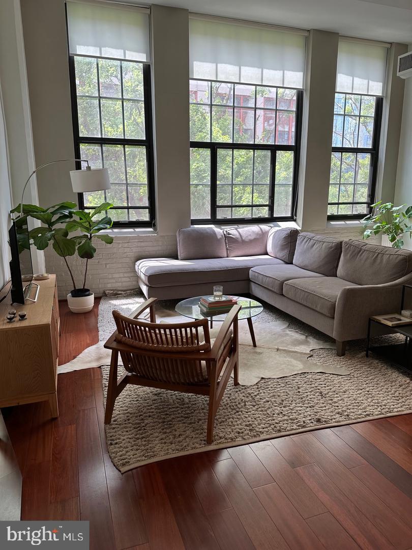 2429 LOCUST STREET 41 211