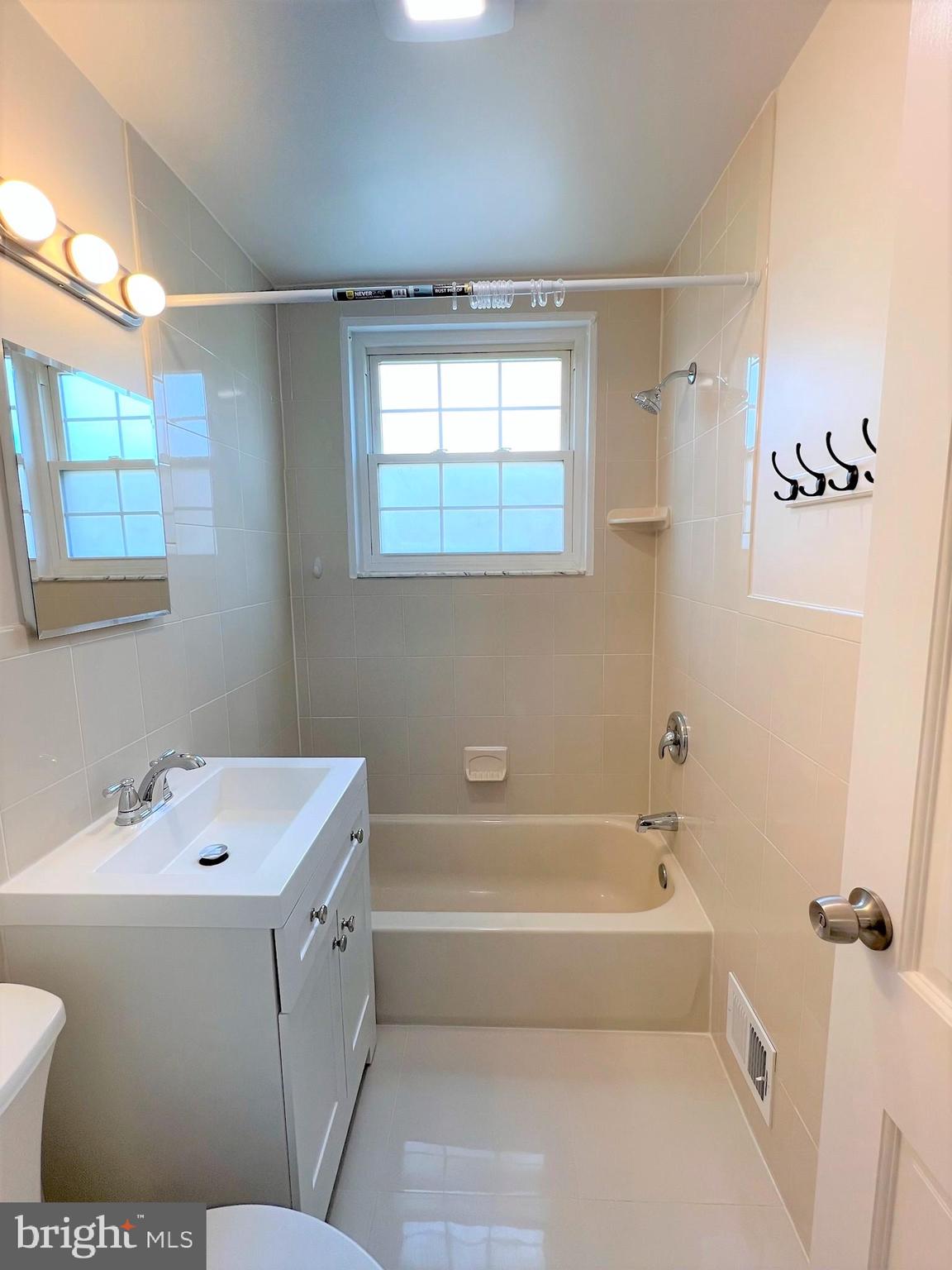 CAMERON HOMES - Residential Lease