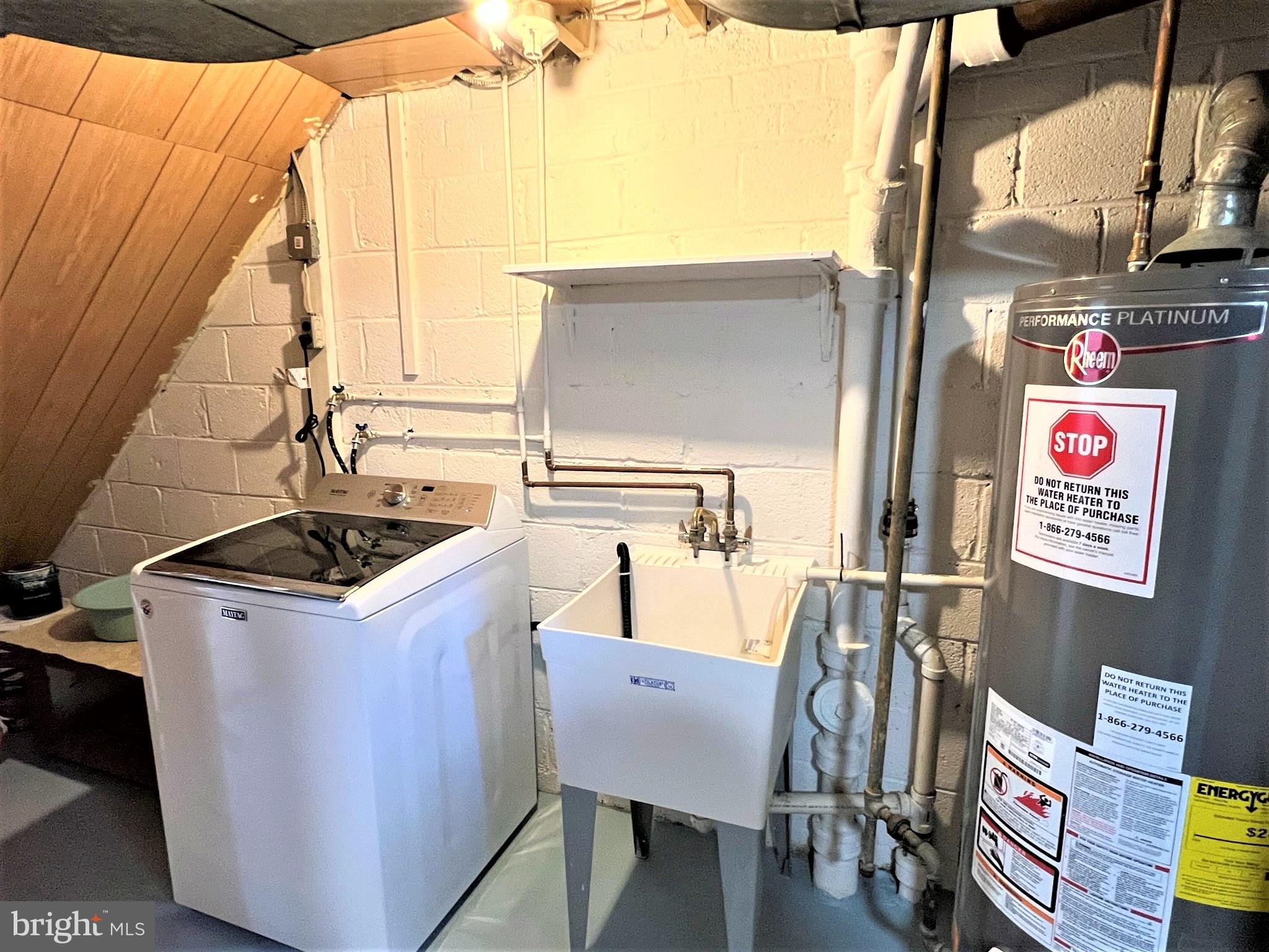 CAMERON HOMES - Residential Lease