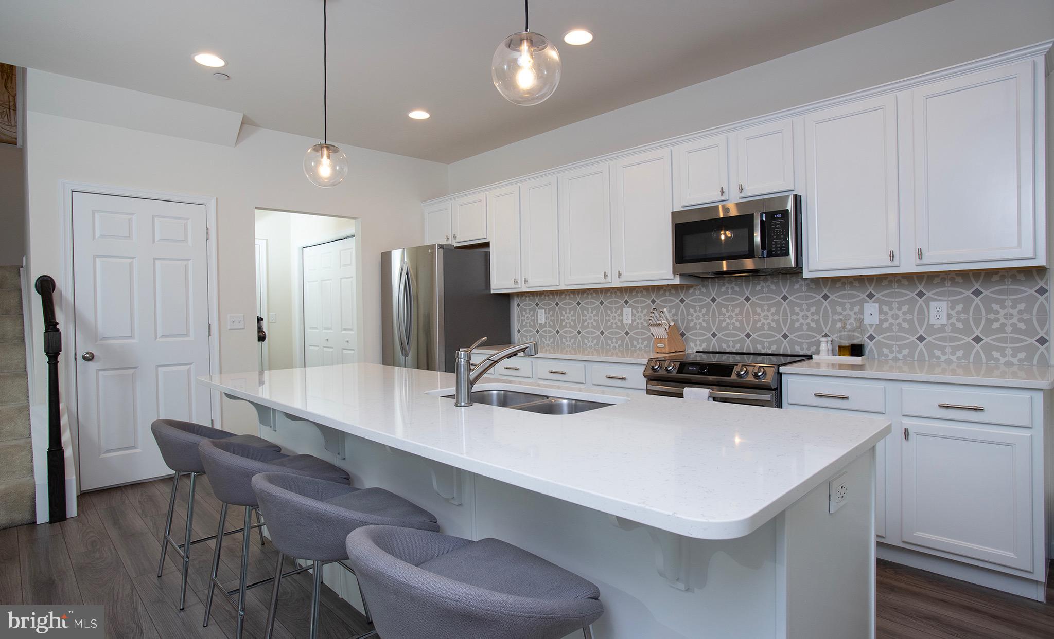 807 ANTHONY DRIVE