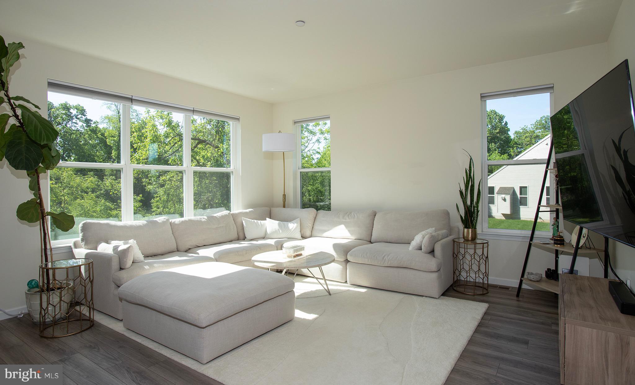 807 ANTHONY DRIVE