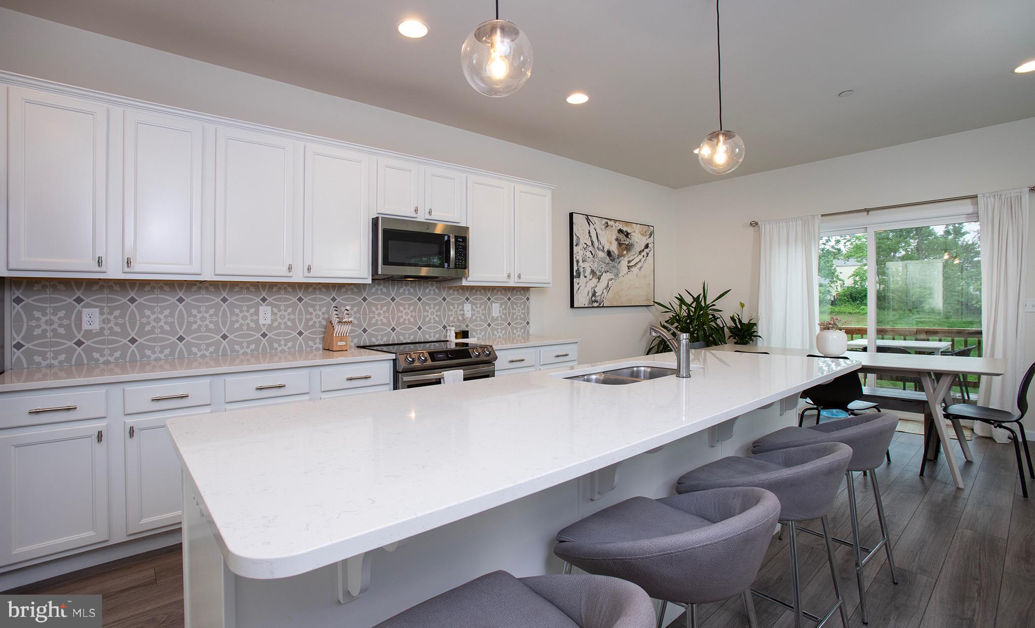 807 ANTHONY DRIVE