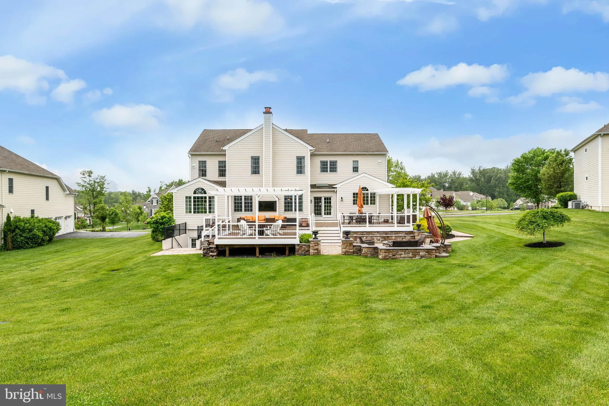 Newtown Square, Pennsylvania 19073, United States, 4 Bedrooms Bedrooms, ,5 BathroomsBathrooms,Residential,Contingent,137131