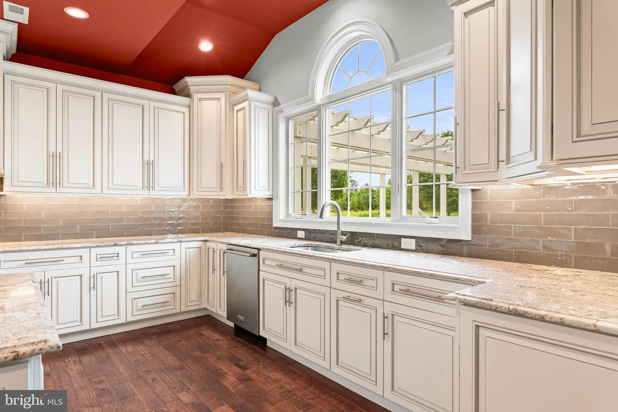 Newtown Square, Pennsylvania 19073, United States, 4 Bedrooms Bedrooms, ,5 BathroomsBathrooms,Residential,Contingent,137131