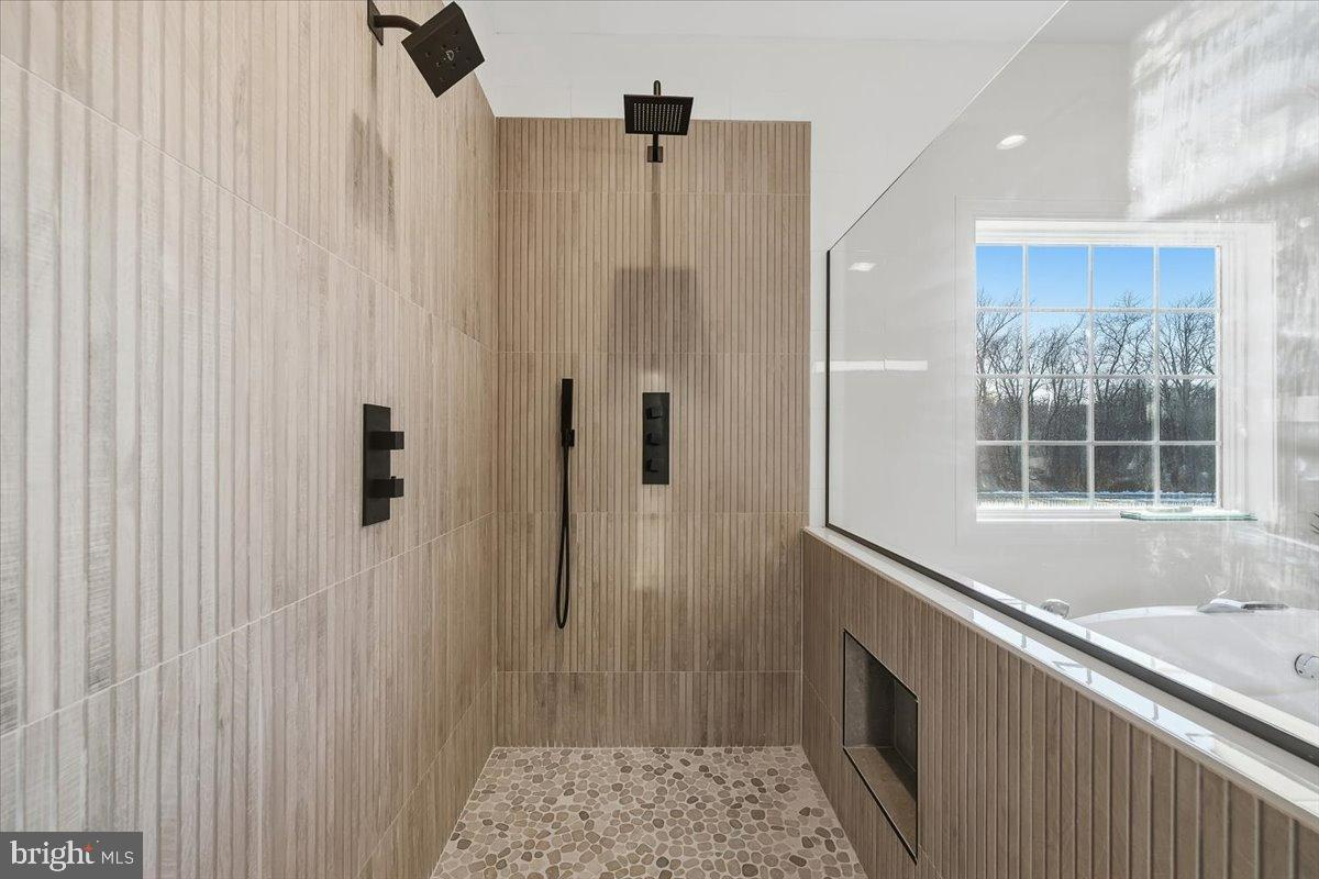 FOX RIDGE FARMS - Residential