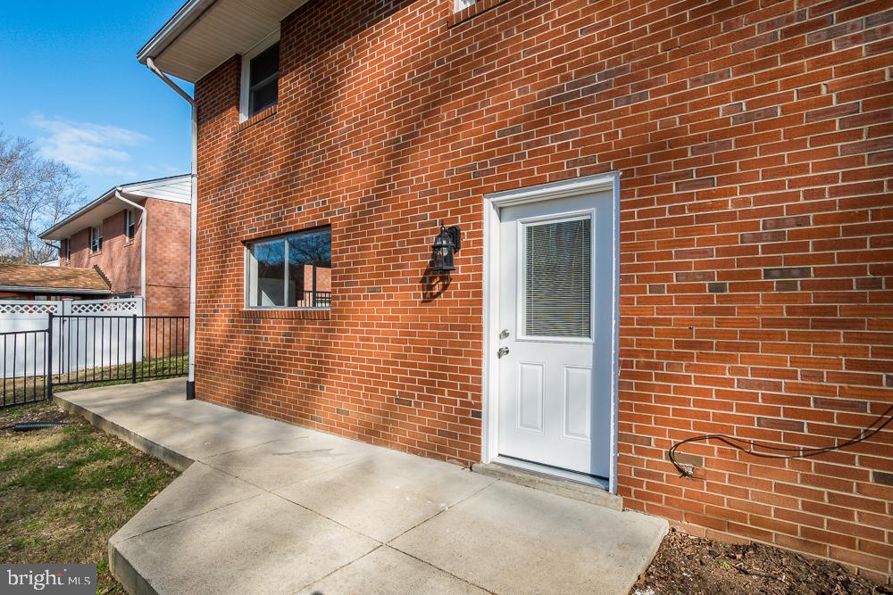 NORMANDY VILLAGE - Residential Lease