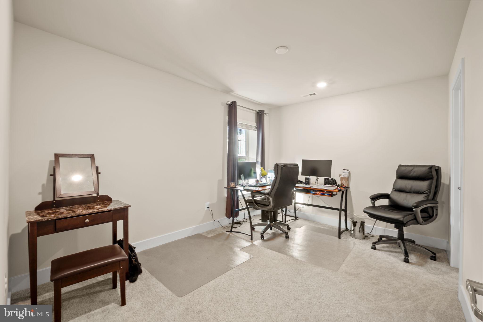 SYCAMORE RIDGE - Residential Lease