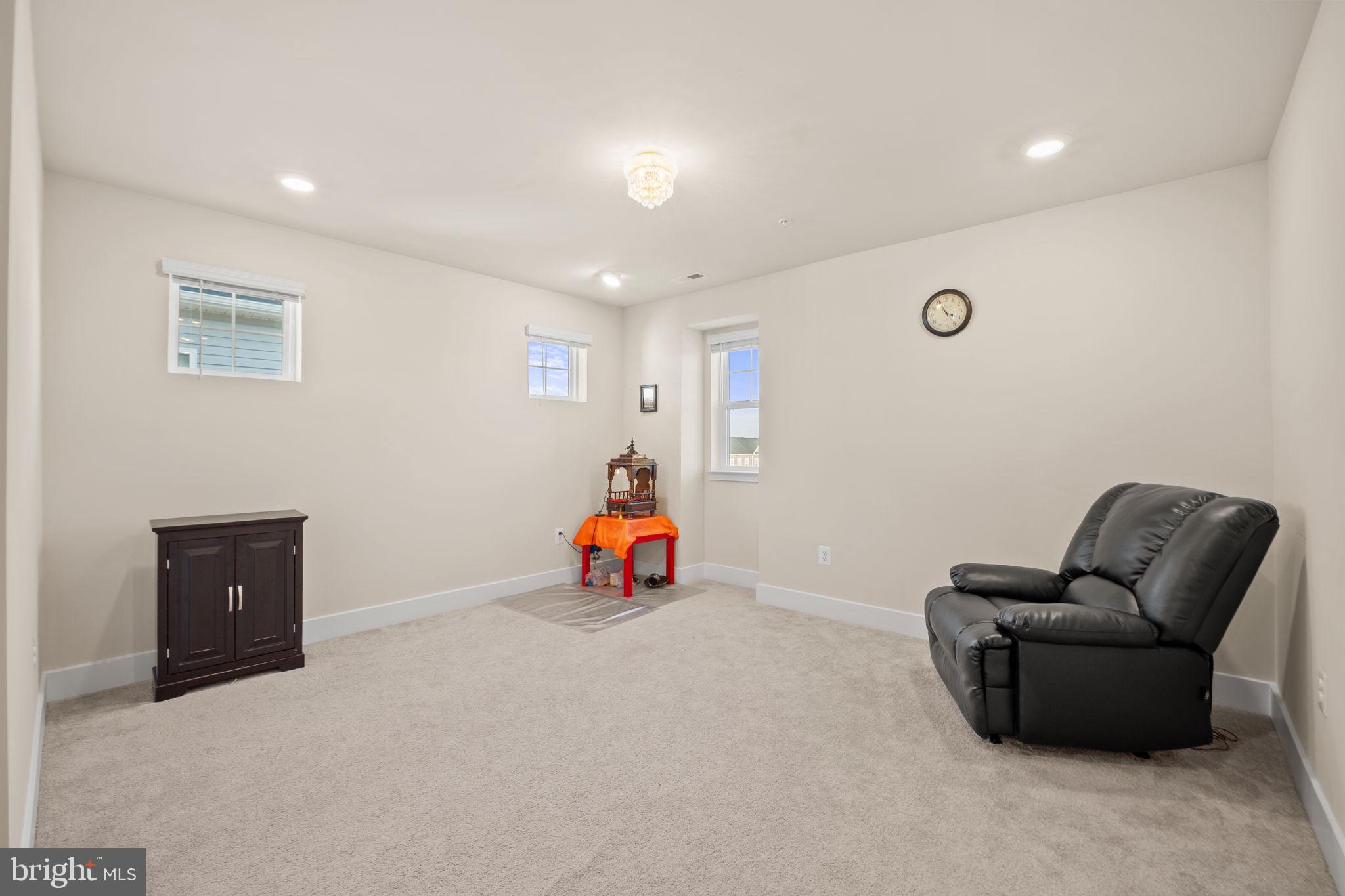 SYCAMORE RIDGE - Residential Lease