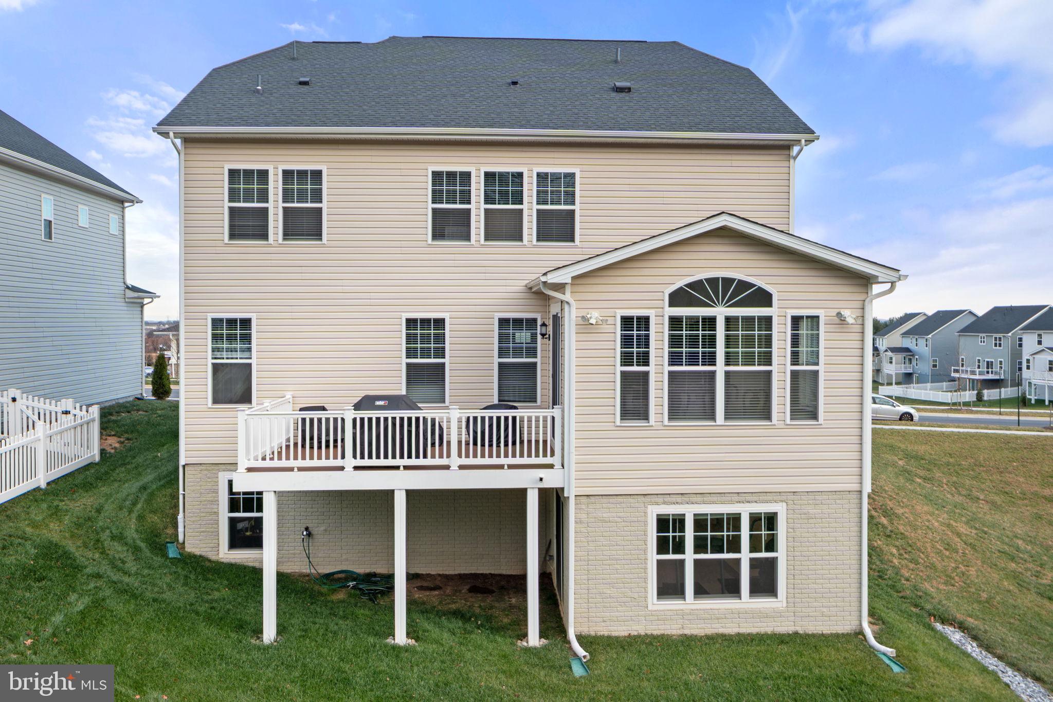 SYCAMORE RIDGE - Residential Lease