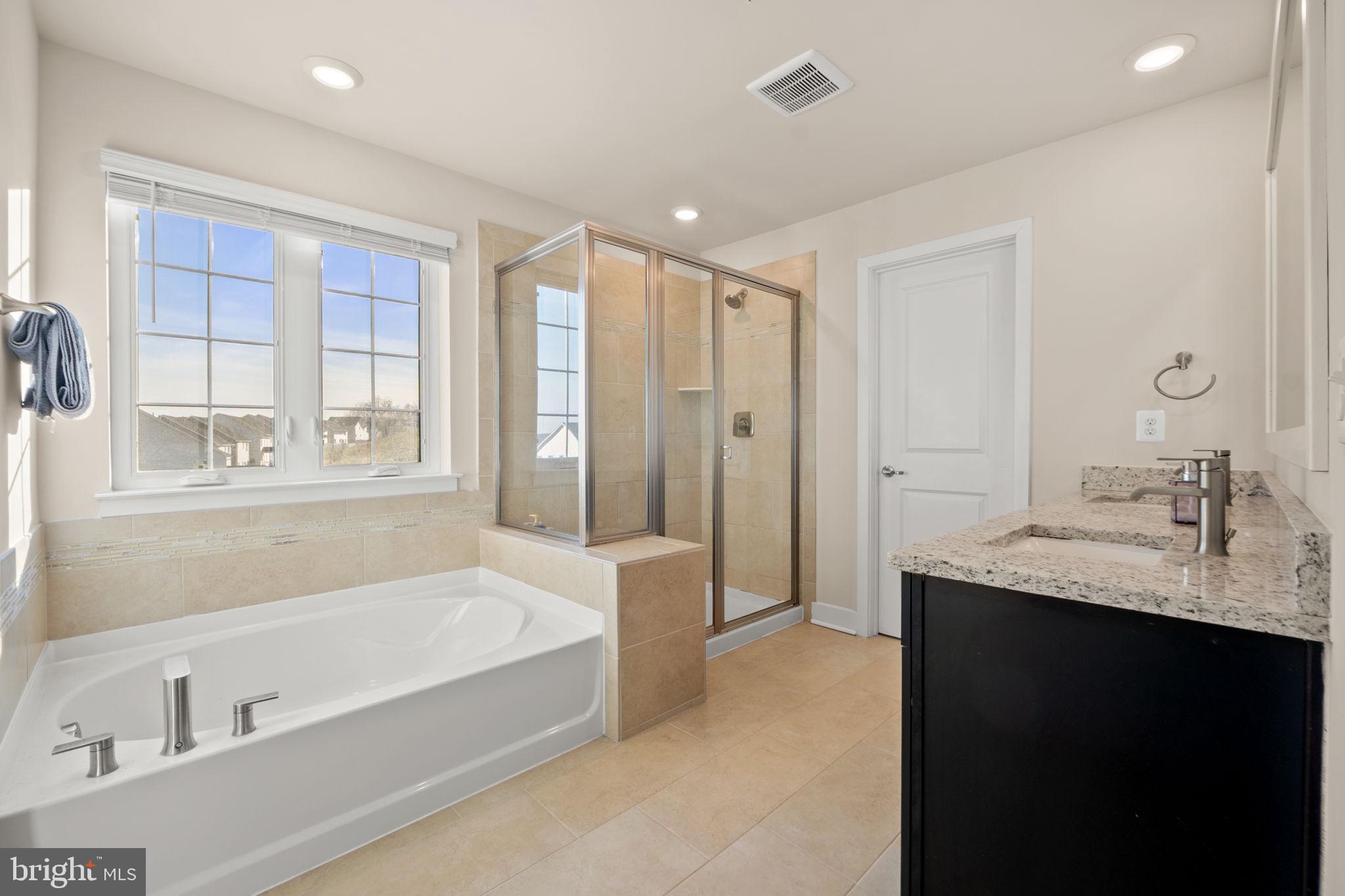 SYCAMORE RIDGE - Residential Lease