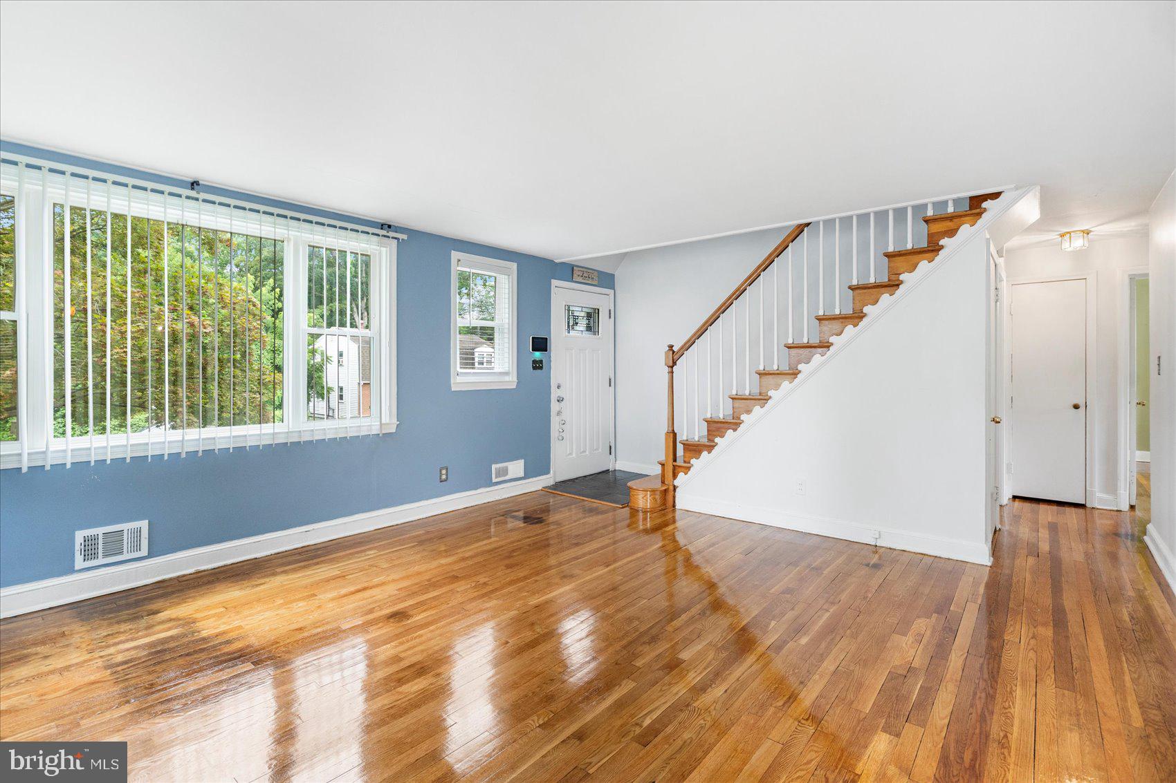 LAKE WALKER - Residential