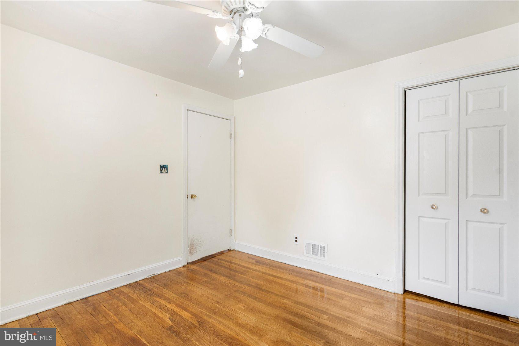 LAKE WALKER - Residential