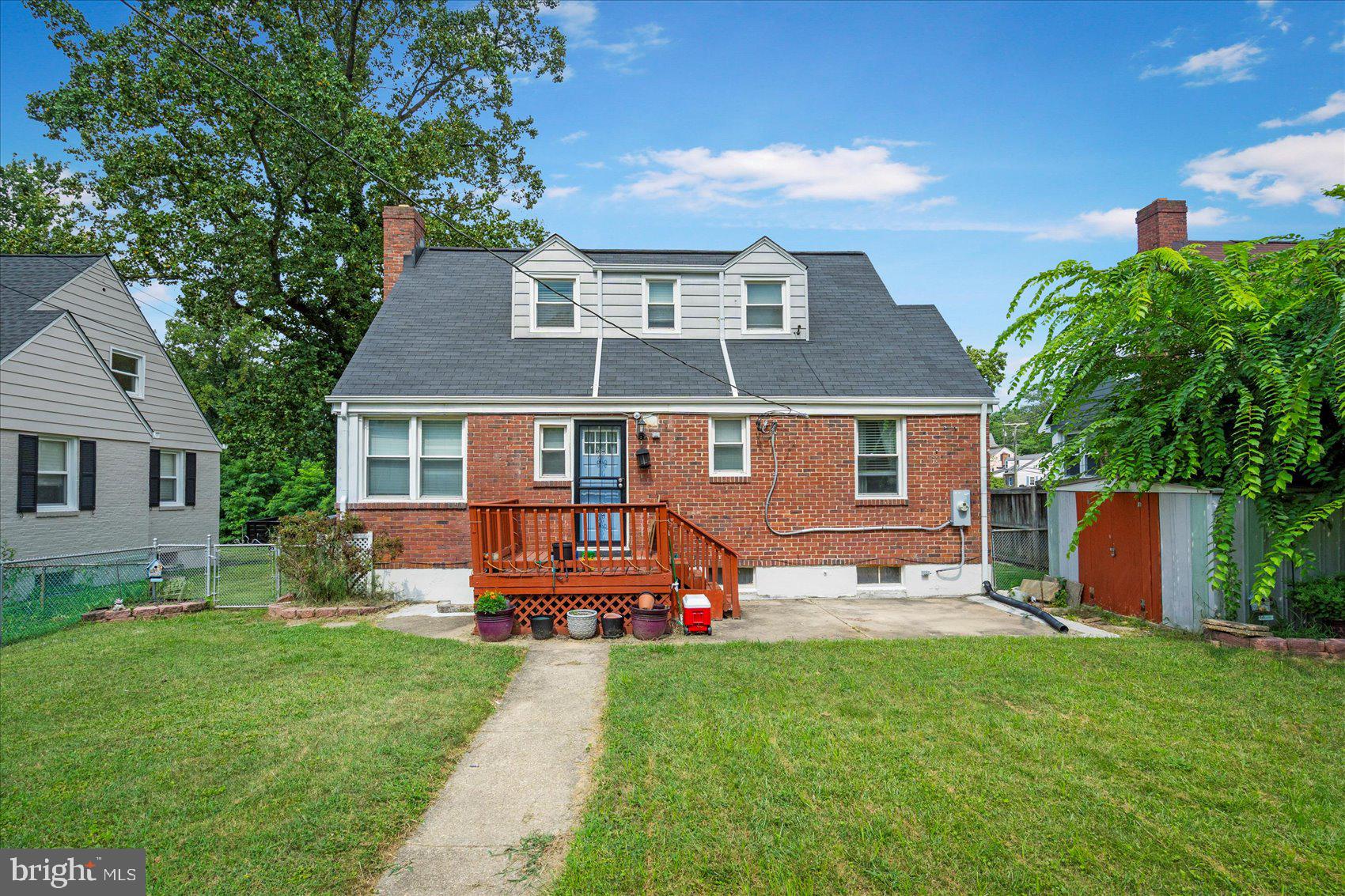 LAKE WALKER - Residential