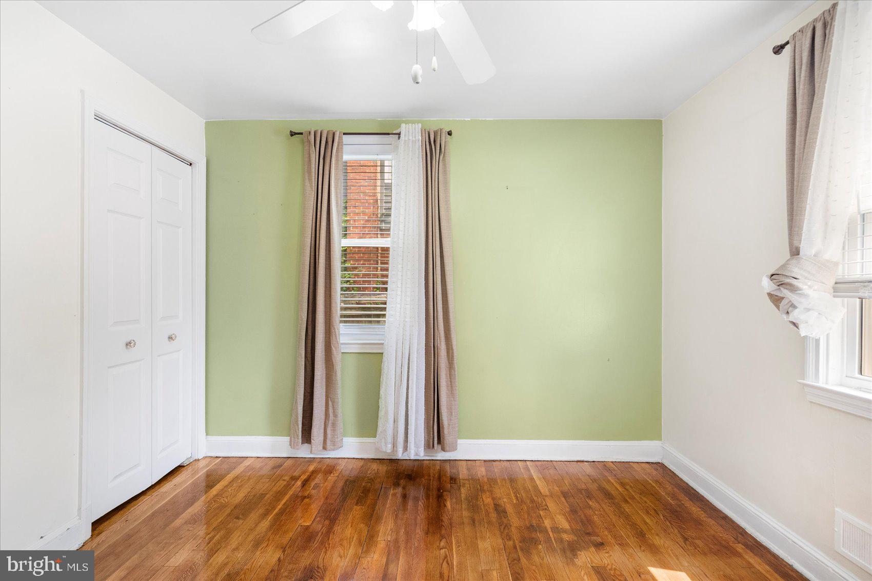 LAKE WALKER - Residential