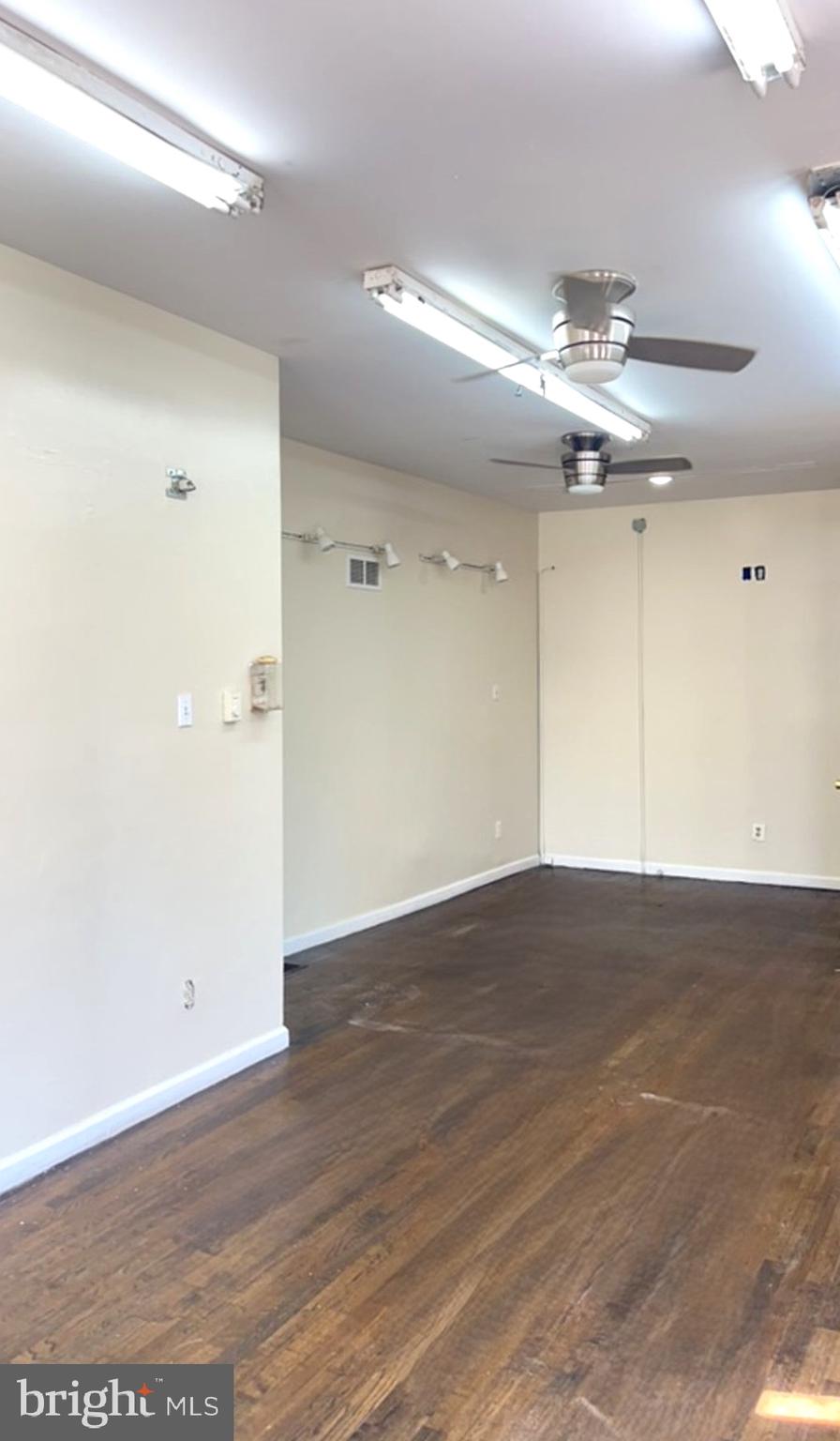 POINT BREEZE - Commercial Lease