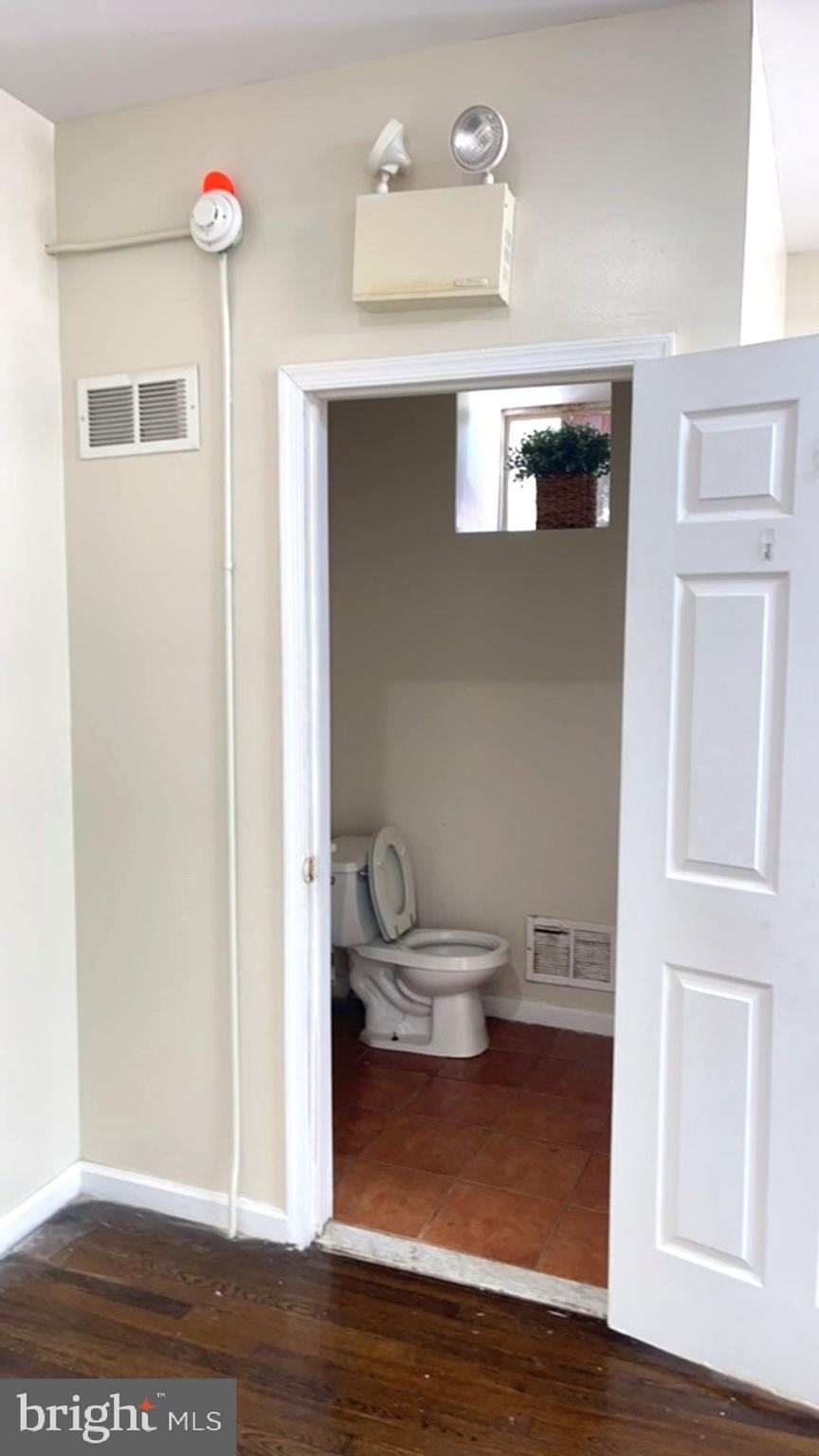 POINT BREEZE - Commercial Lease