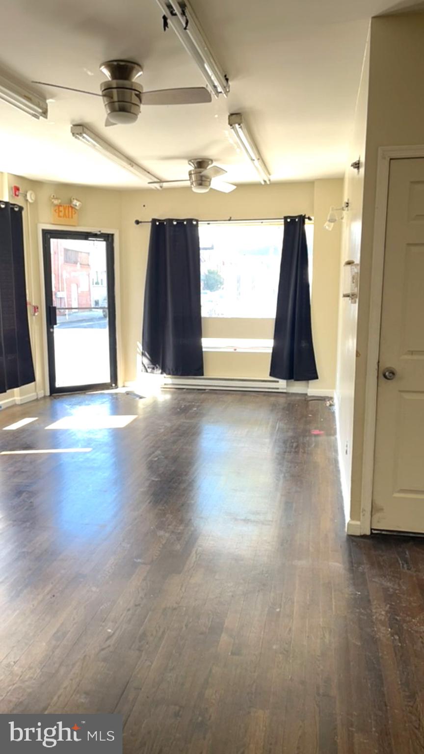 POINT BREEZE - Commercial Lease