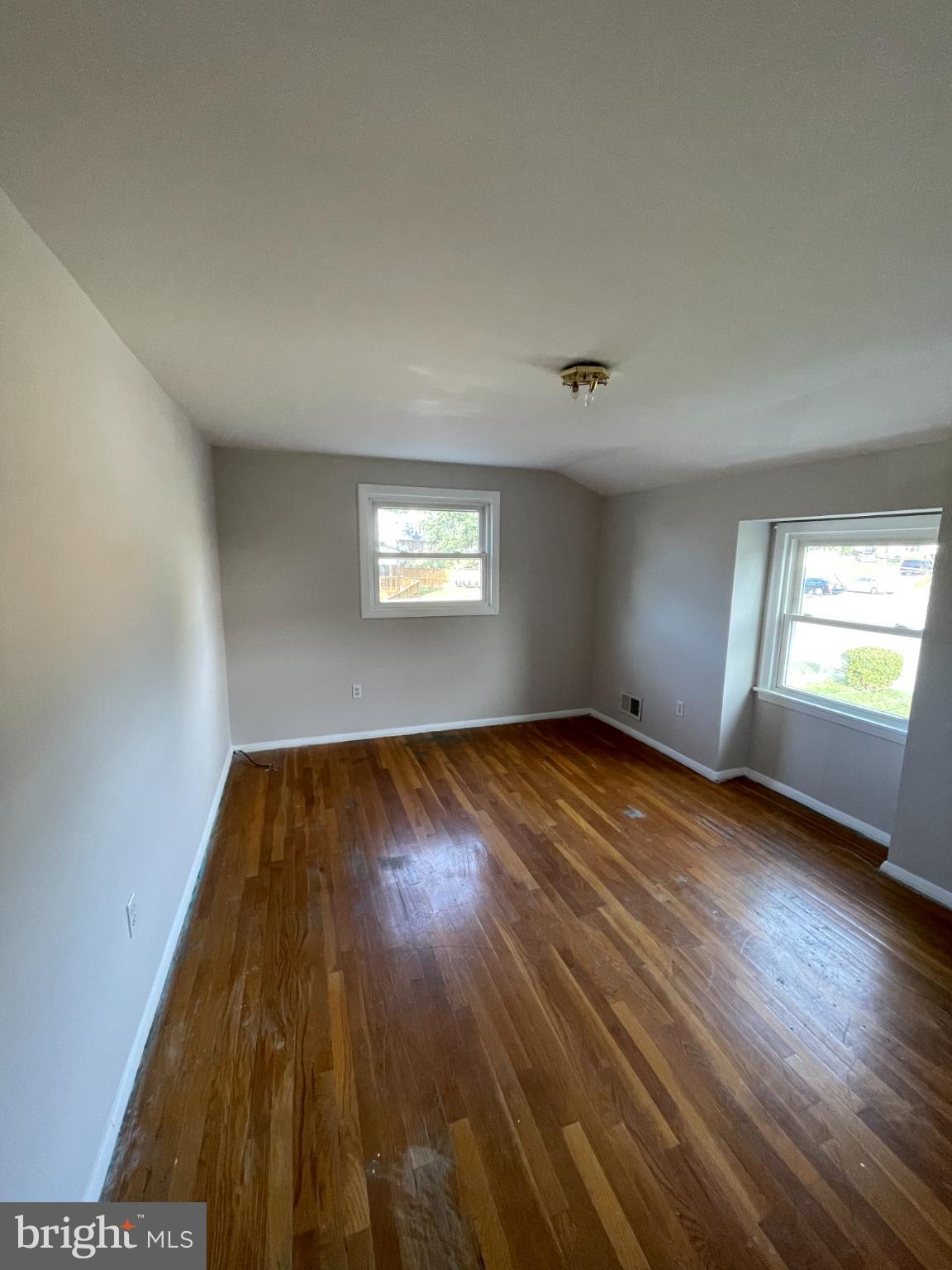 HOLLAND HILL - Residential