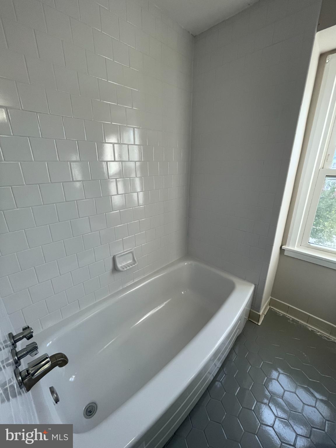 HOLLAND HILL - Residential