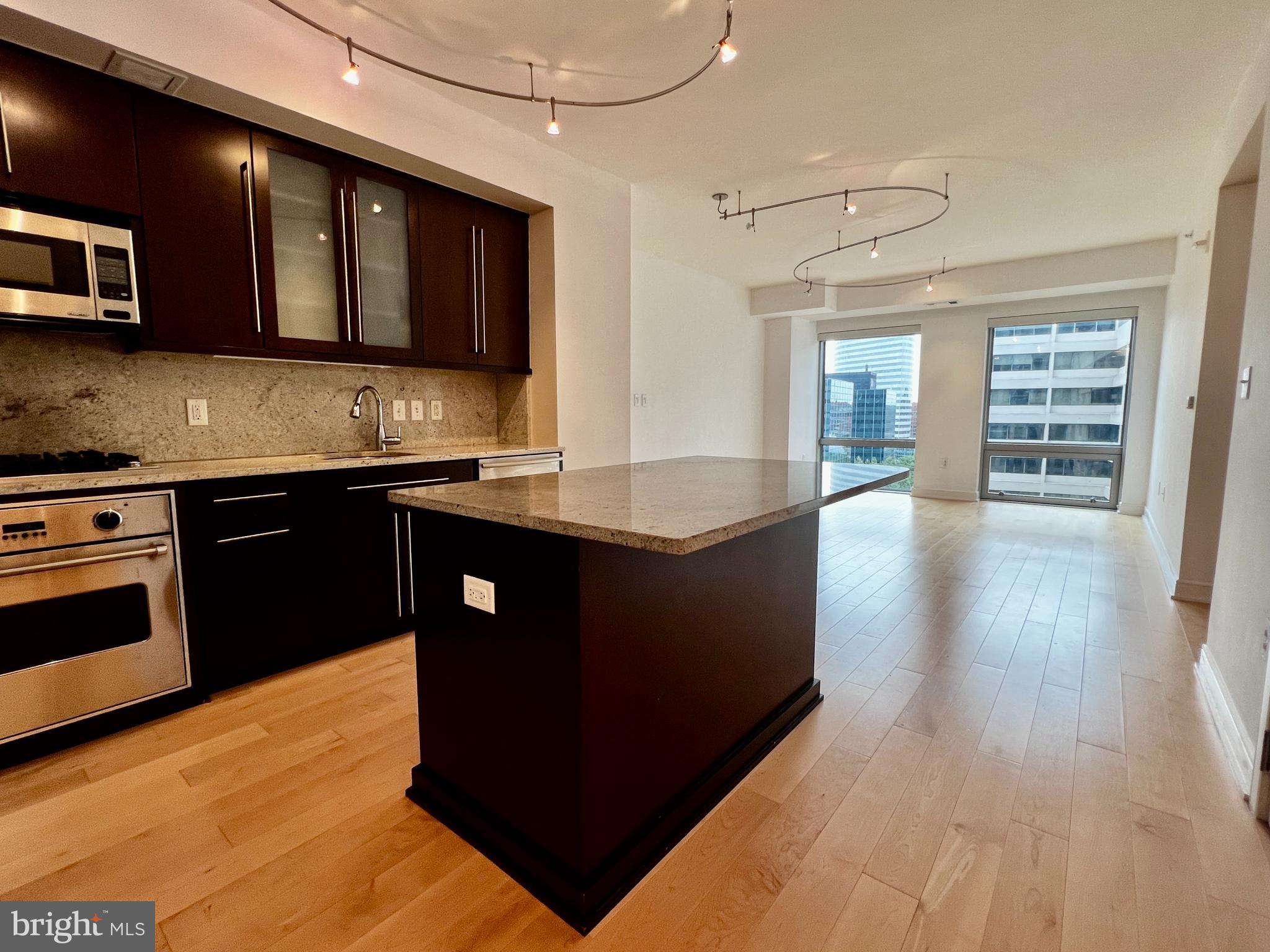 THE WATERVIEW - Residential Lease