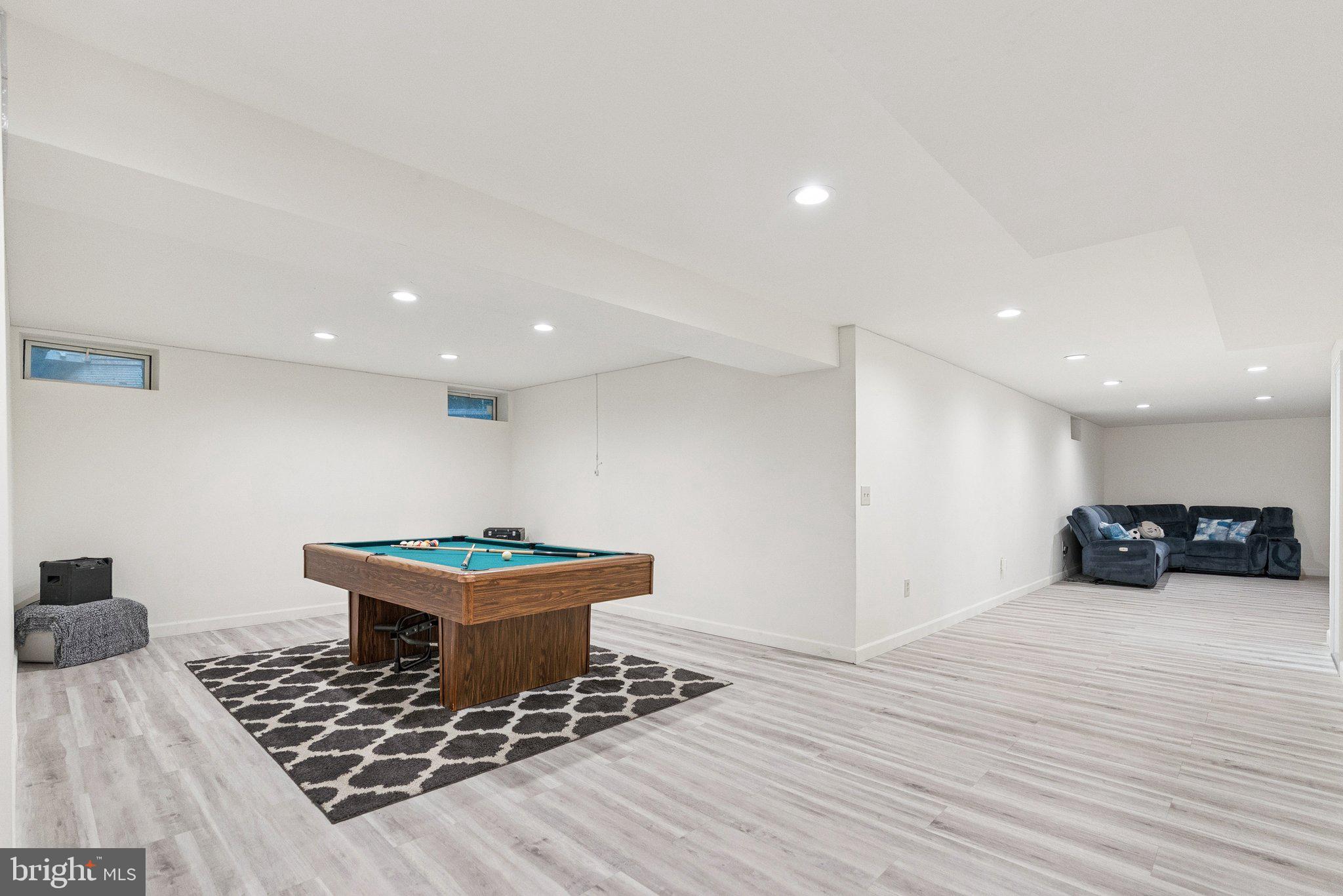 CLOPPERS MILL WEST - Residential