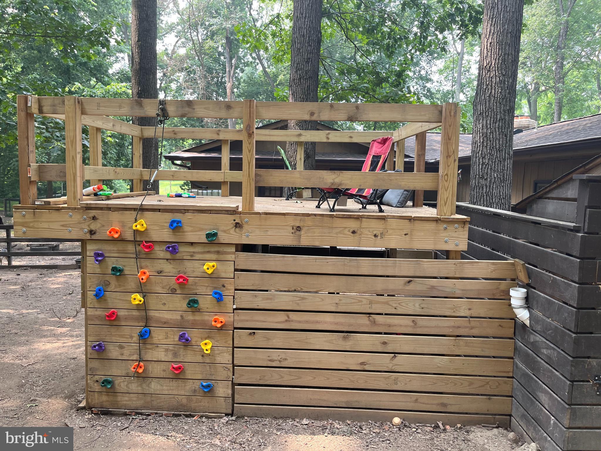 OAK TREE EAST - Residential