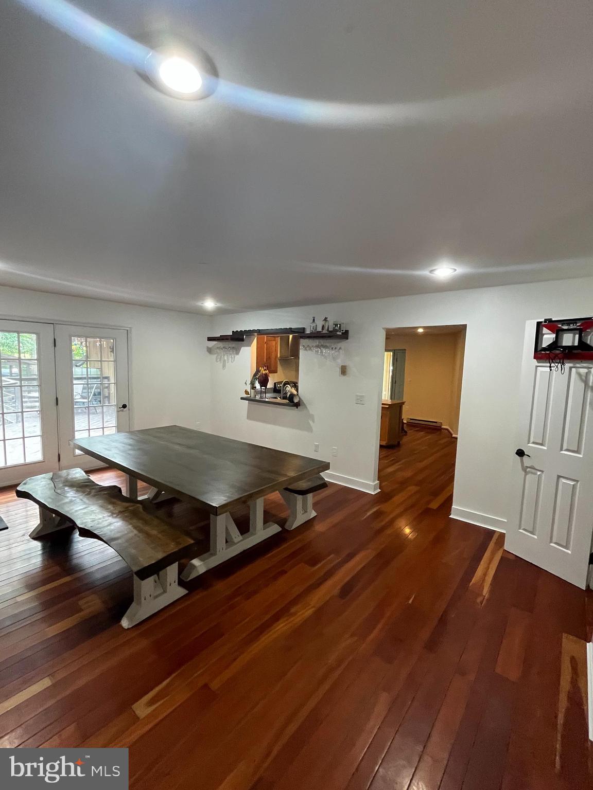 OAK TREE EAST - Residential