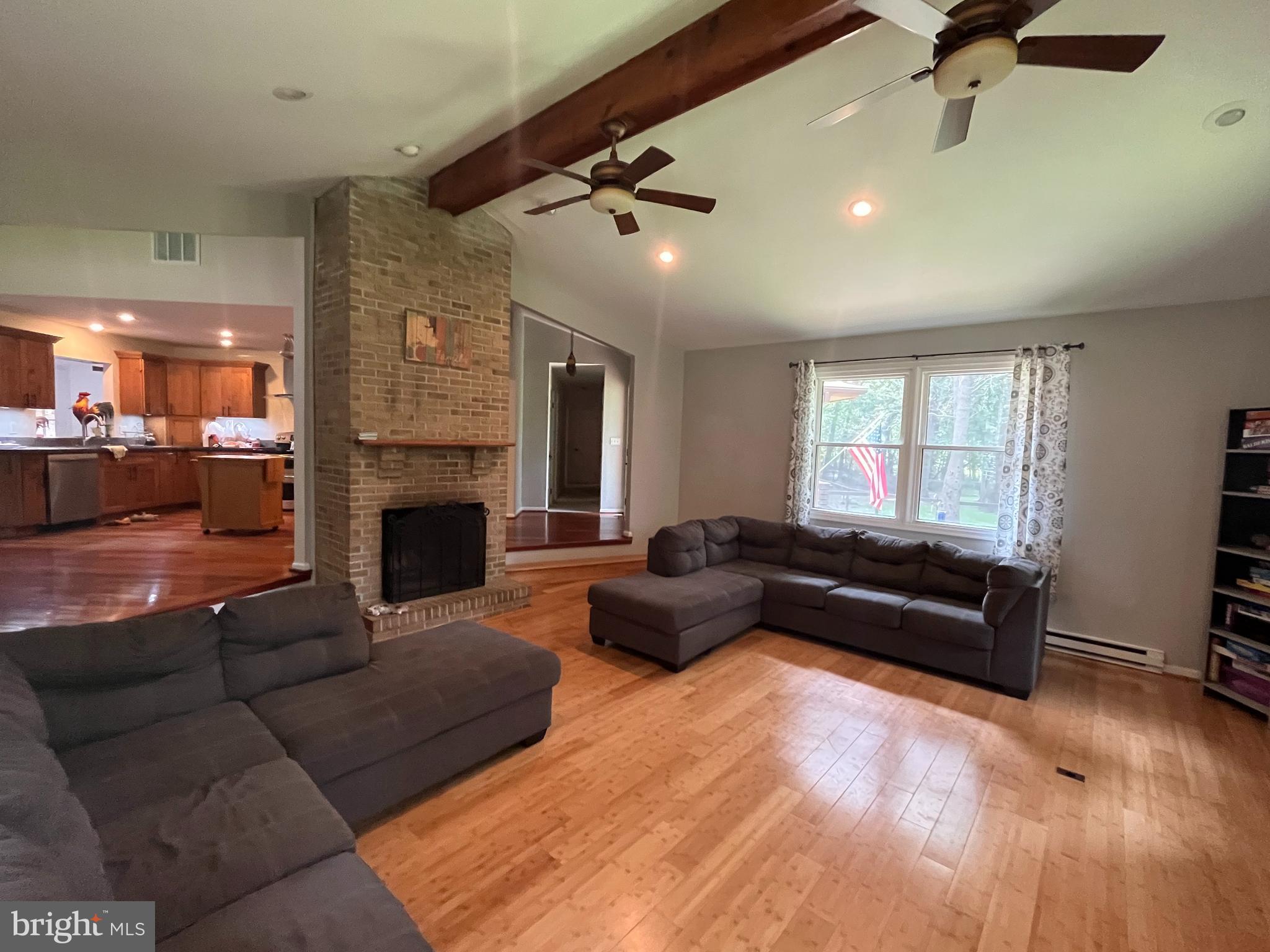 OAK TREE EAST - Residential