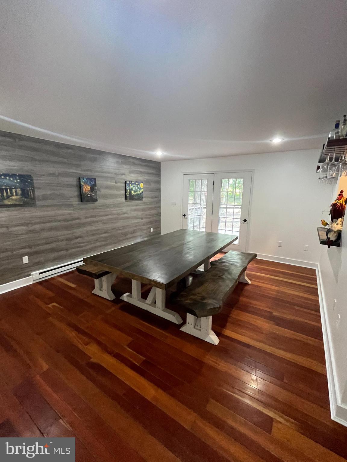 OAK TREE EAST - Residential