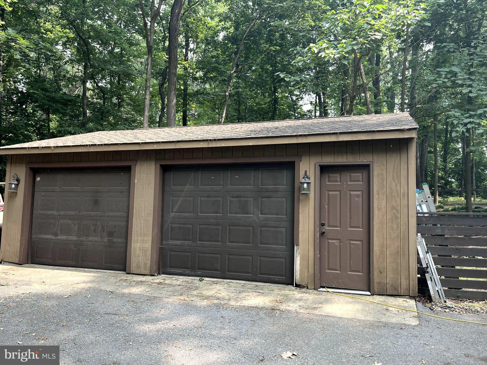 OAK TREE EAST - Residential