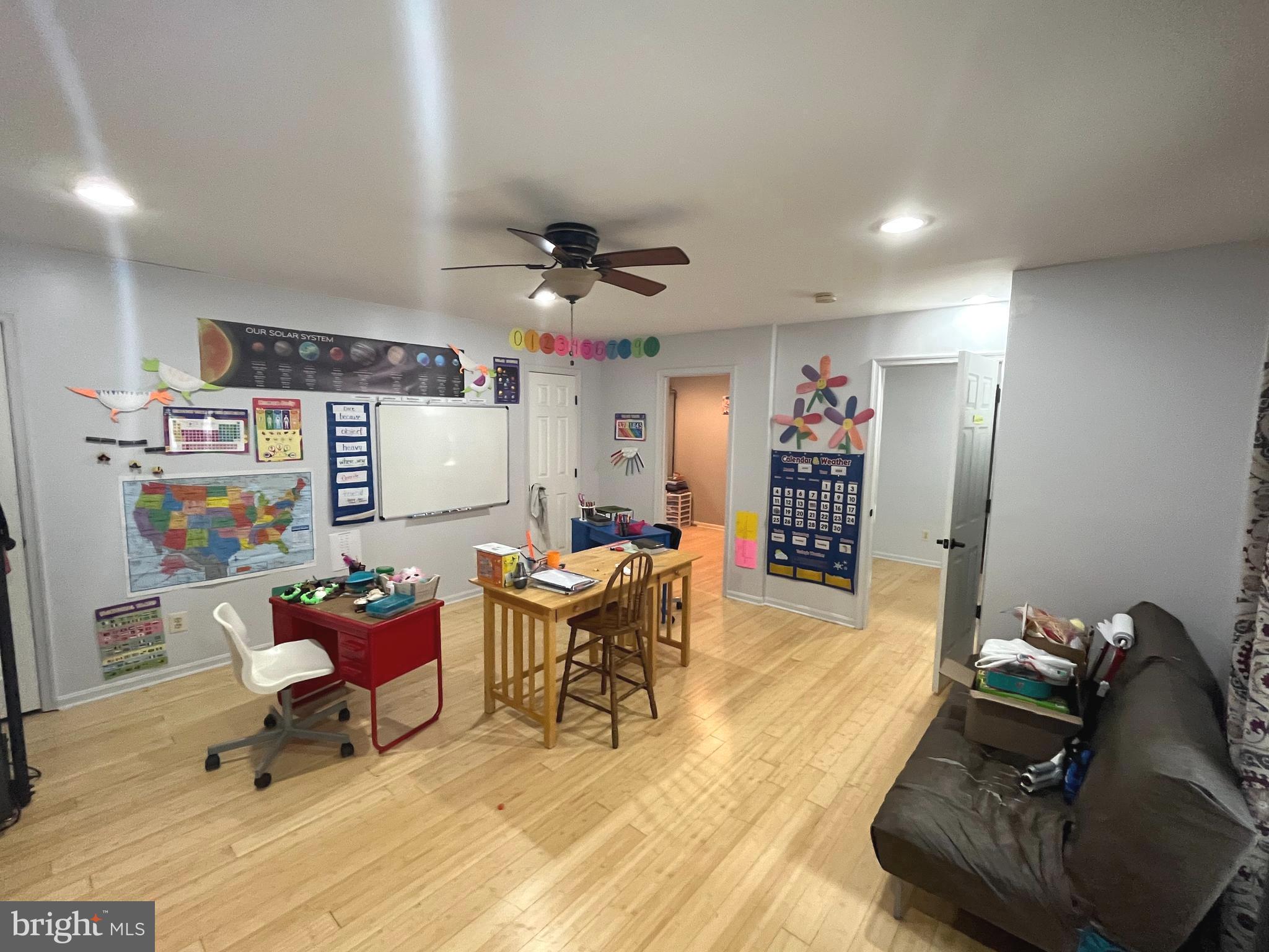 OAK TREE EAST - Residential