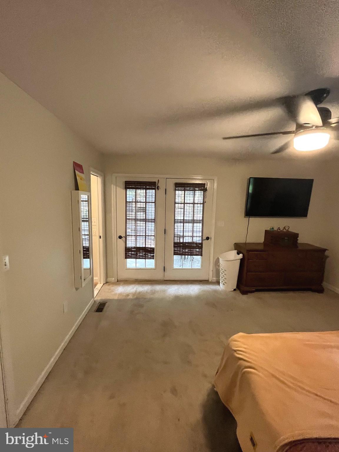 OAK TREE EAST - Residential