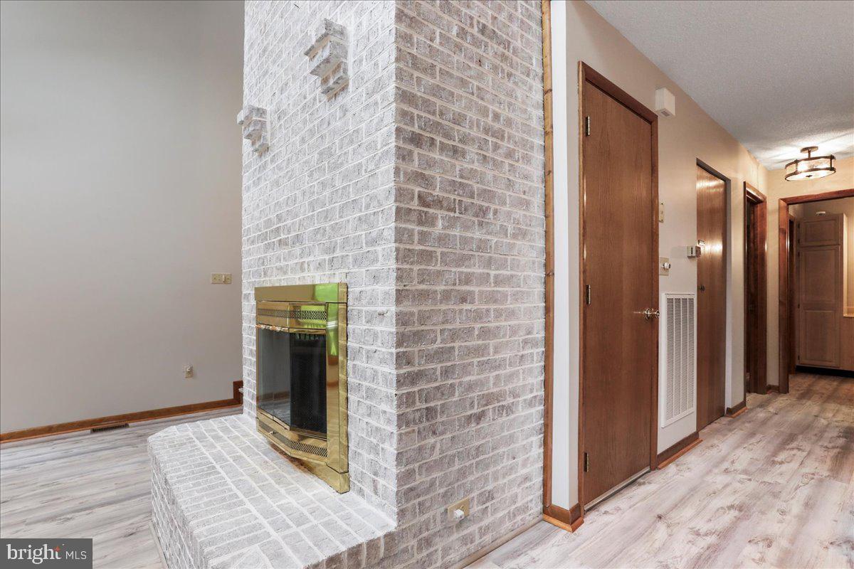 WHITINGS NECK - Residential